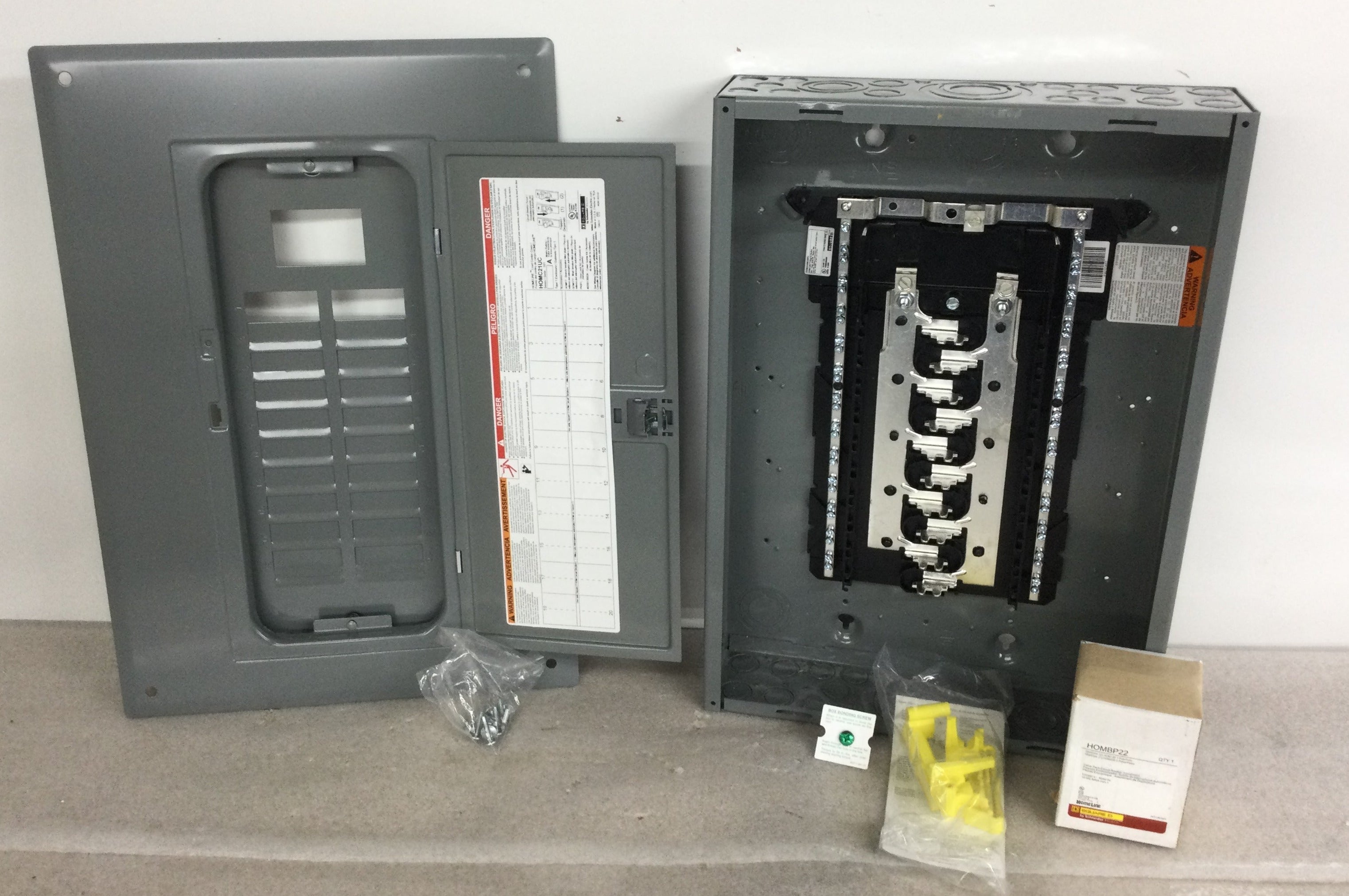 Square D Homeline HOM2040M100PCVP 100 Amp 20Space 40Circuit Indoor M