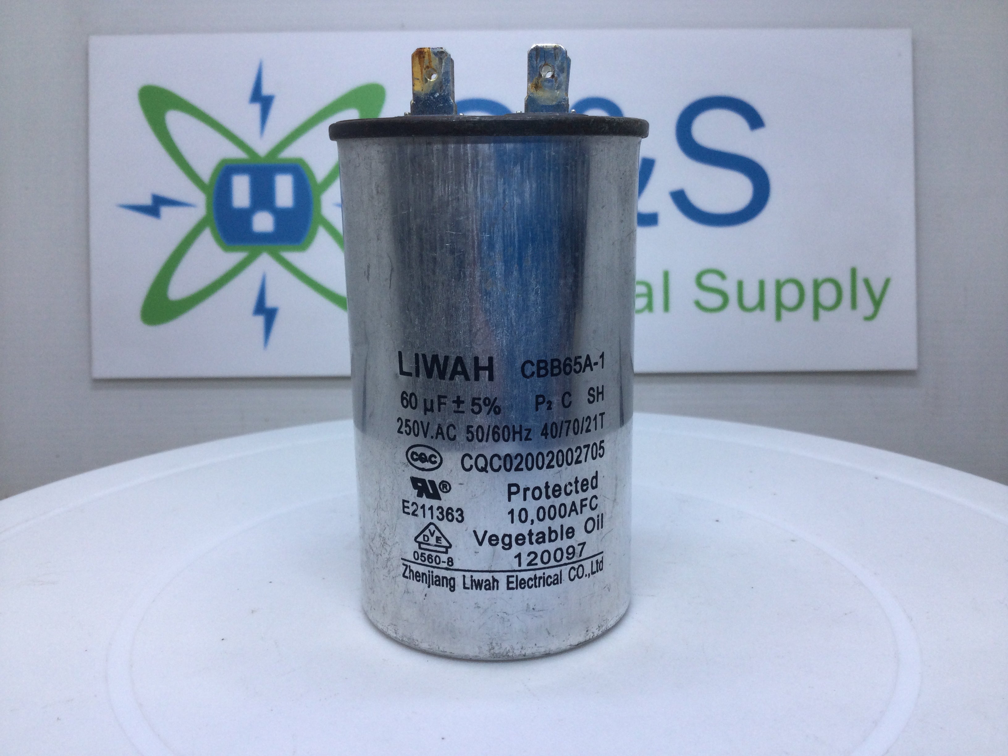 その他 7300 Liwah CQC02002002705 60uF +/-5% 250VAC 60/50Hz Capacitor