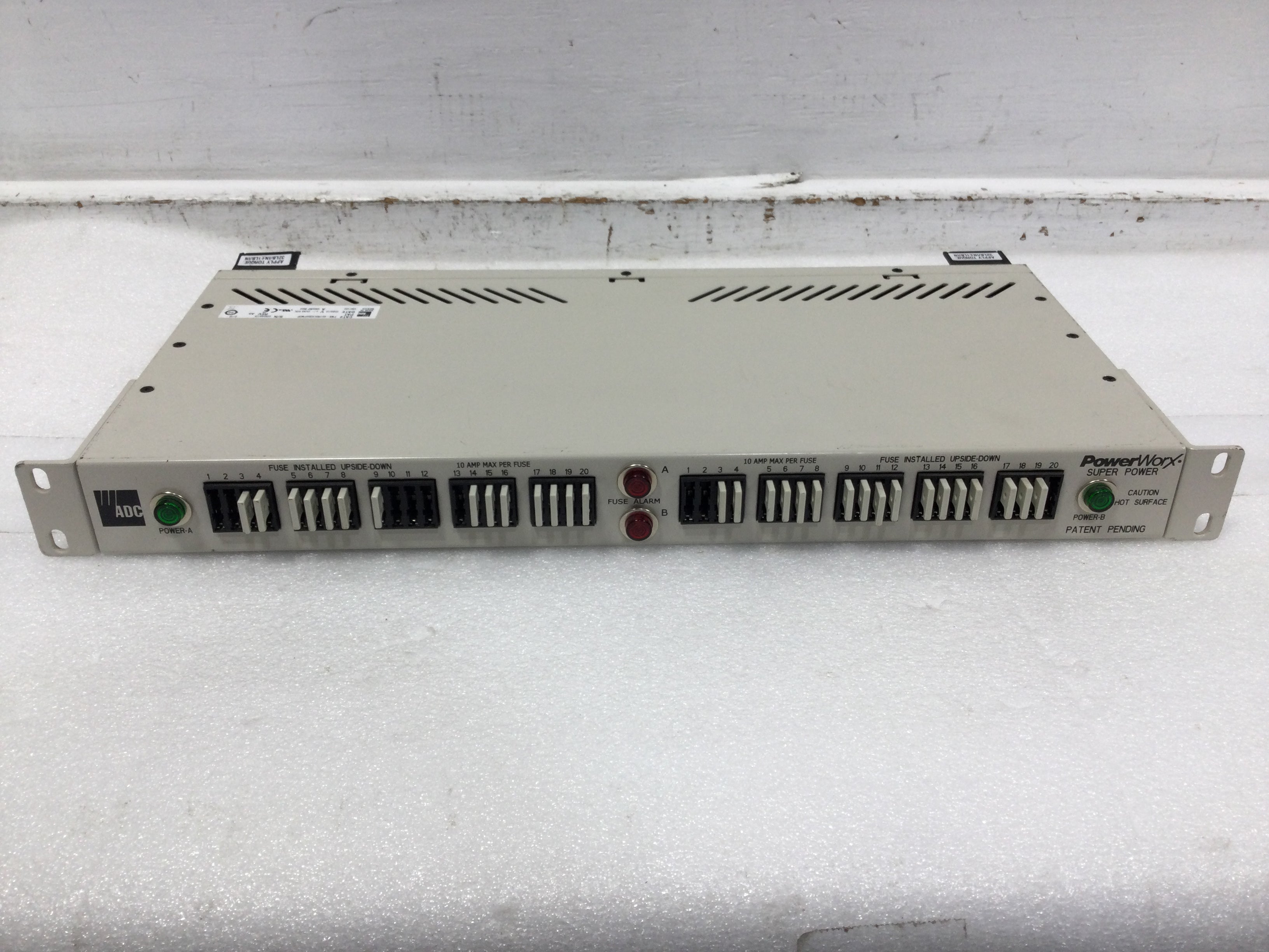 ADC Powerworx PWX-031RGCSD20PWDP 20 Position Fuse Panel - Cosmetic Fla