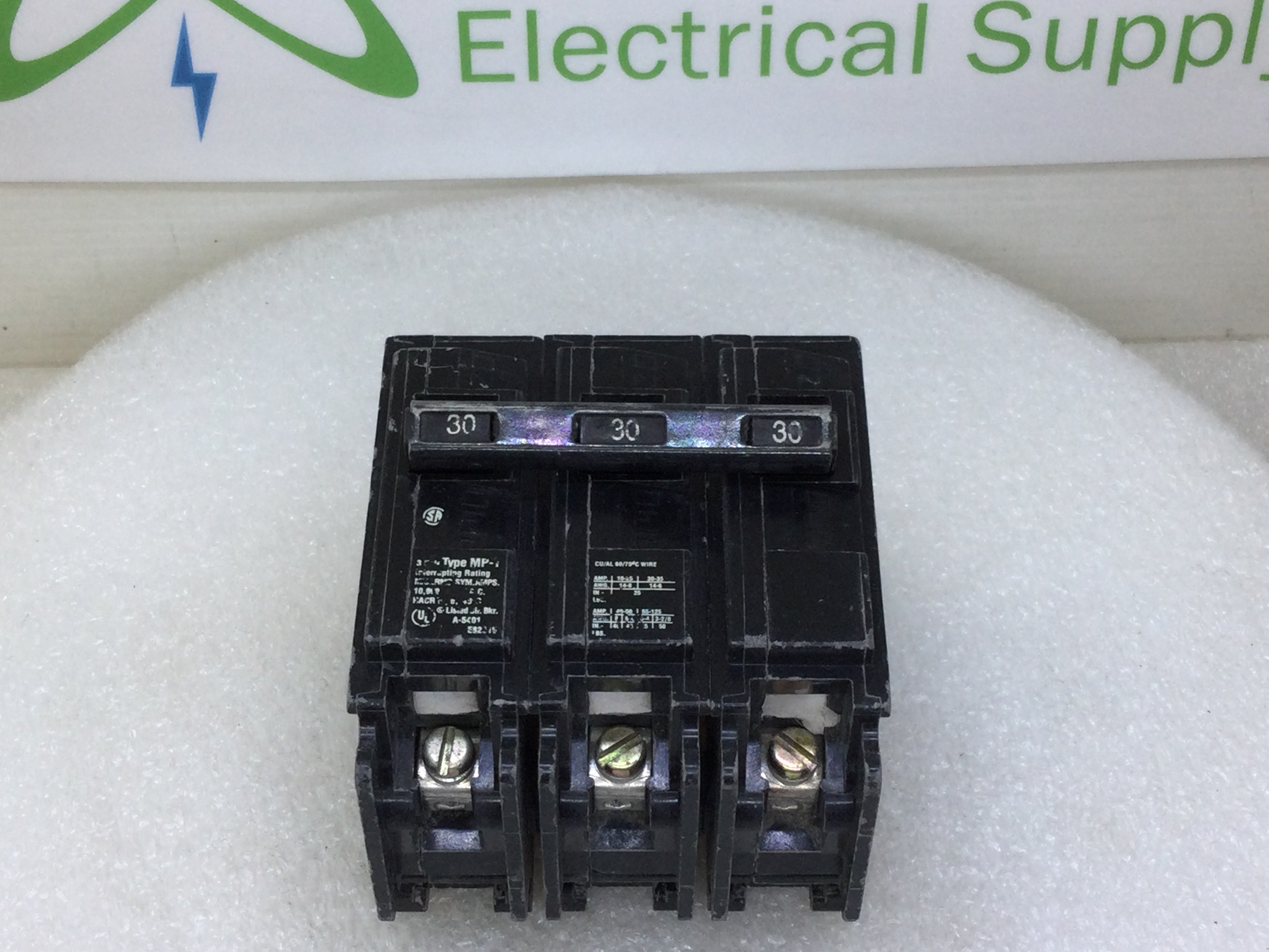 Square D Q1B315 15 Amp 3 Pole 240V Type Q1B Bolt-in Circuit Breaker Square D Q1B315 15 Amp 3 Pole 240V Type Q1B Bolt-in Circuit Breaker