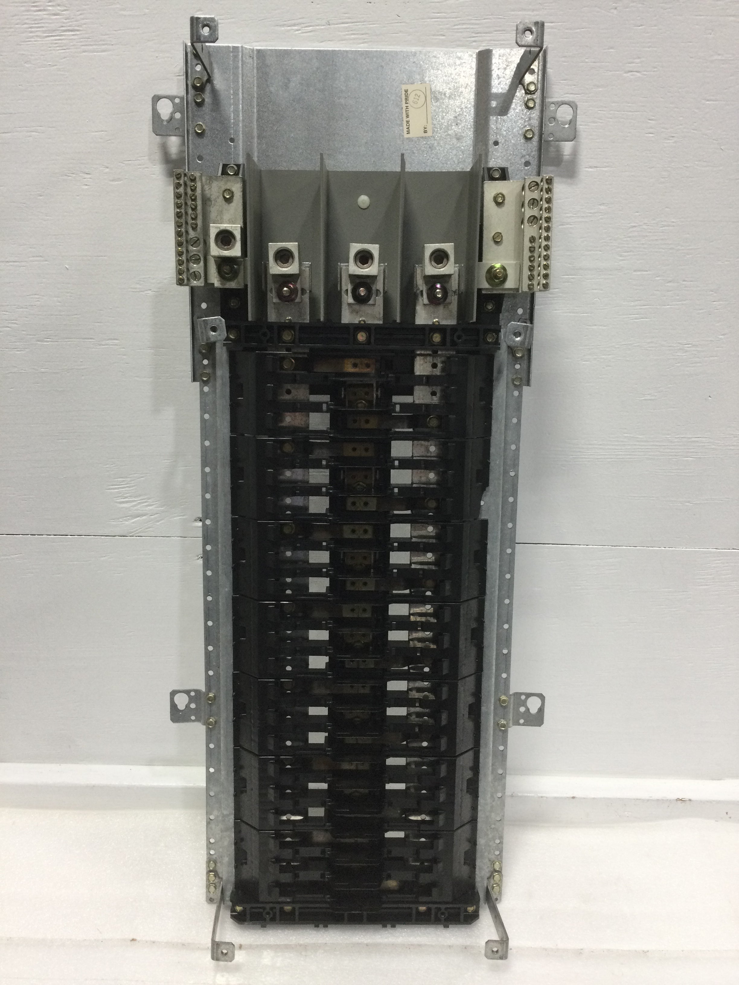 GE General Electric ASeries™ II Panelboards AEF Style 225 Amp 480Y/27