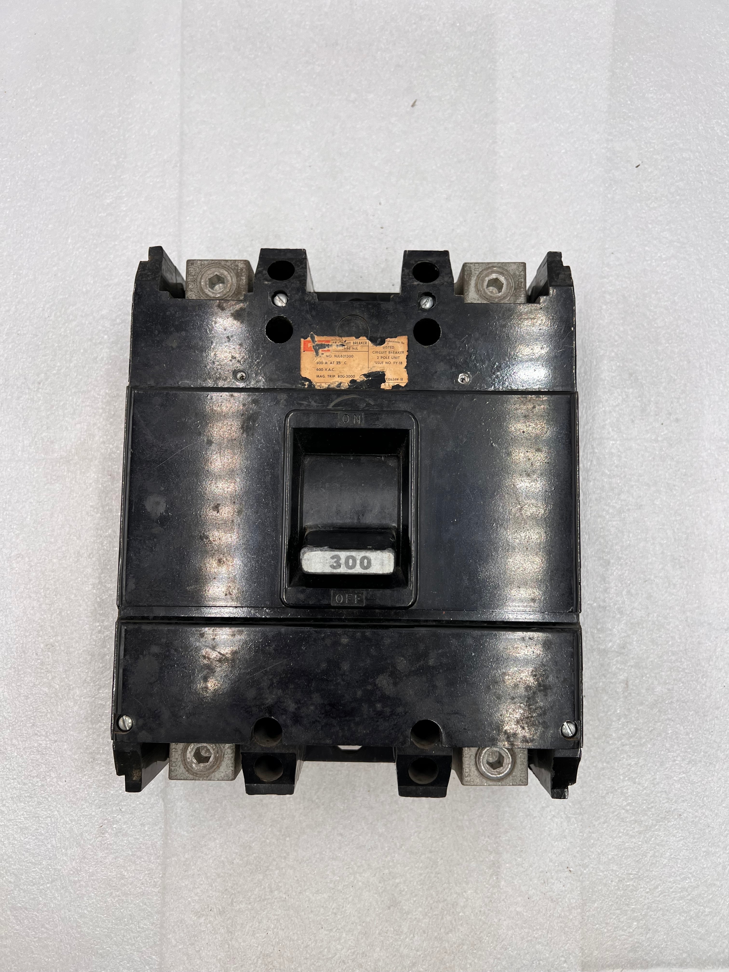 Disjoncteur FPE Federal Pacific HJL 300A 3P 600VAC - Occasion, Pour Applications Industrielles, Modèle HJL 300 Ampères 3 Pôles
