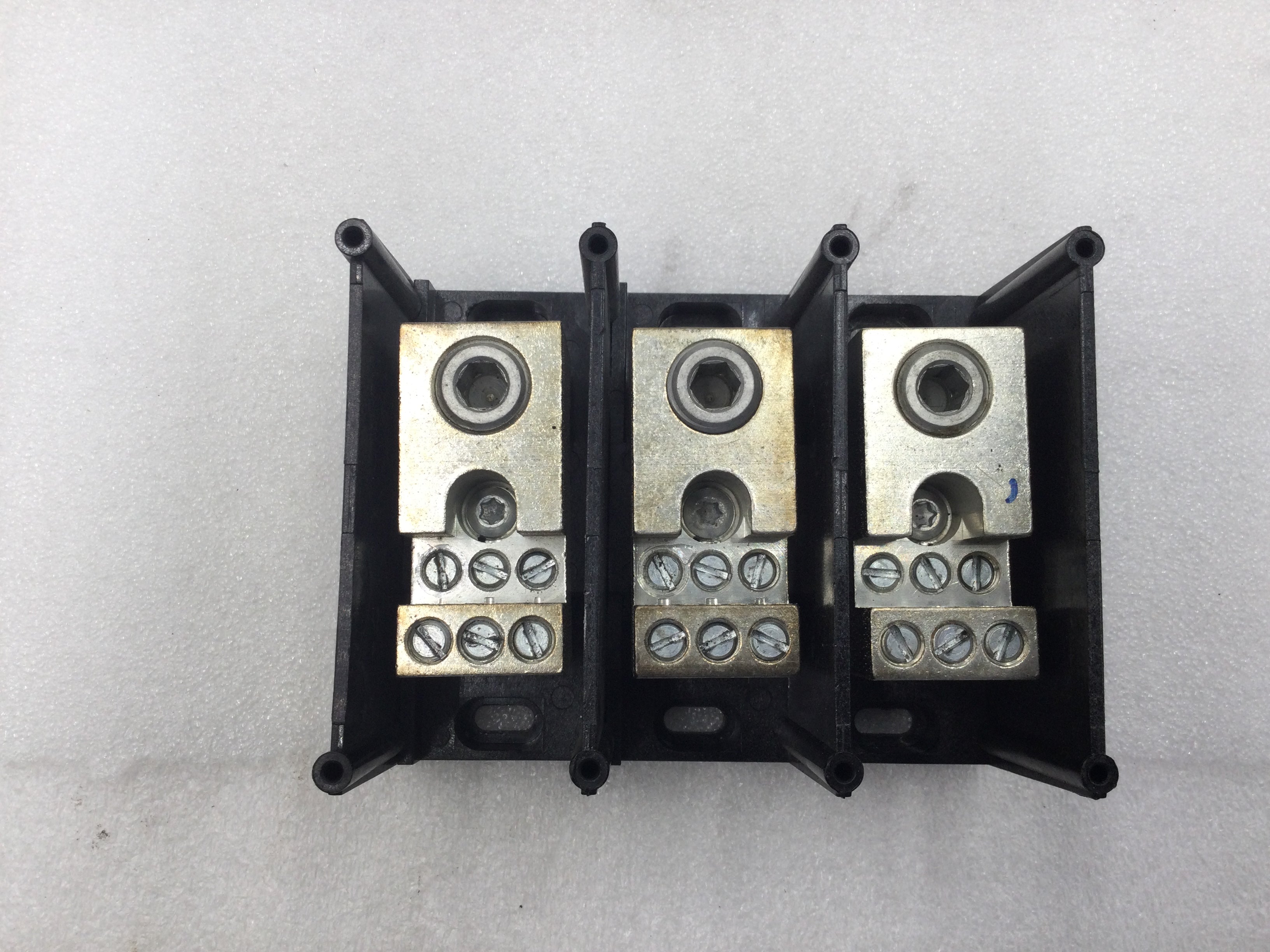 Ferraz Shawmut 67663 3 Pole Power Distribution Block (1)350MCM-#6X(6)#