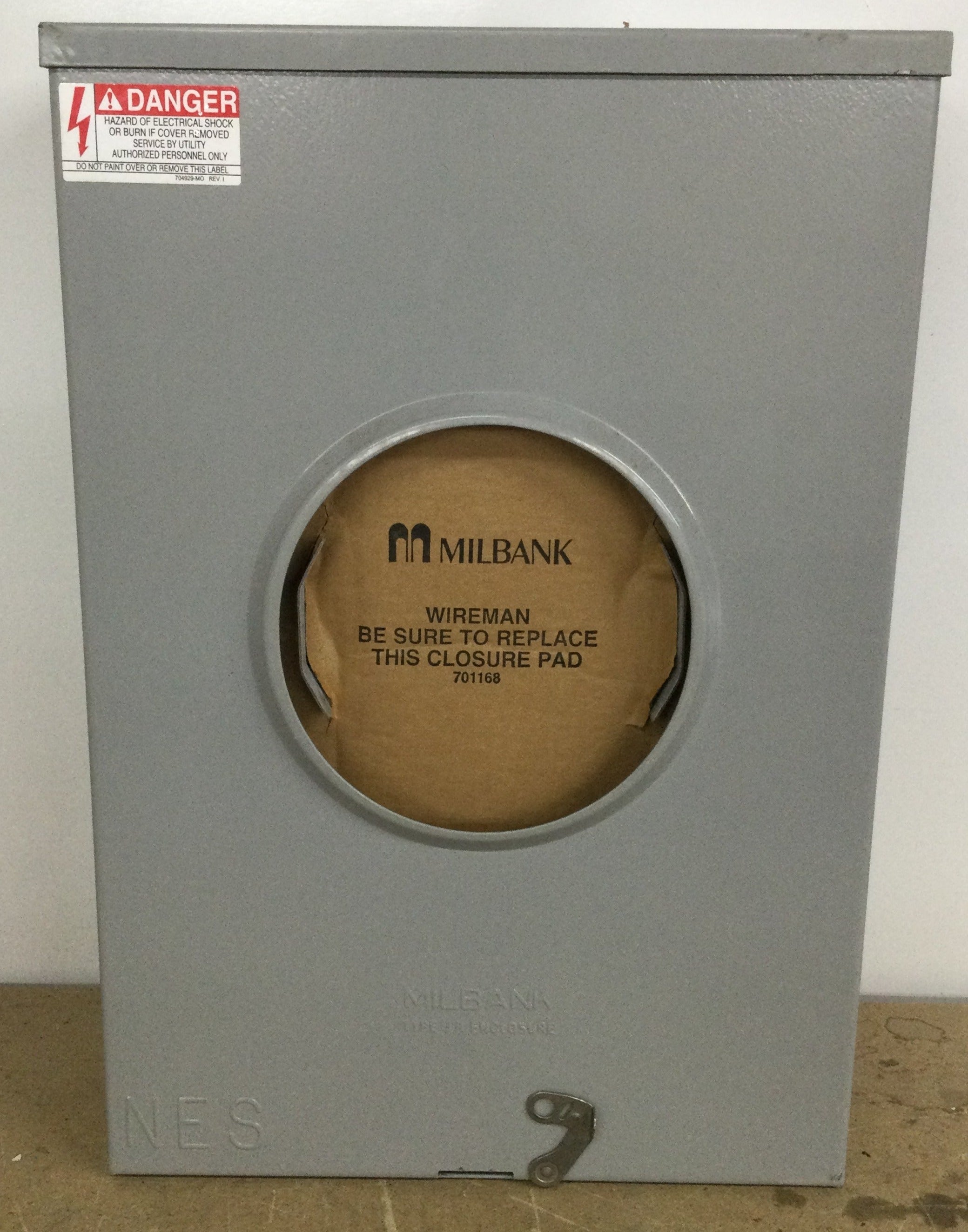 Milbank Series 9700L 7 Terminal Ringless Large Hub Open Adapt To Small