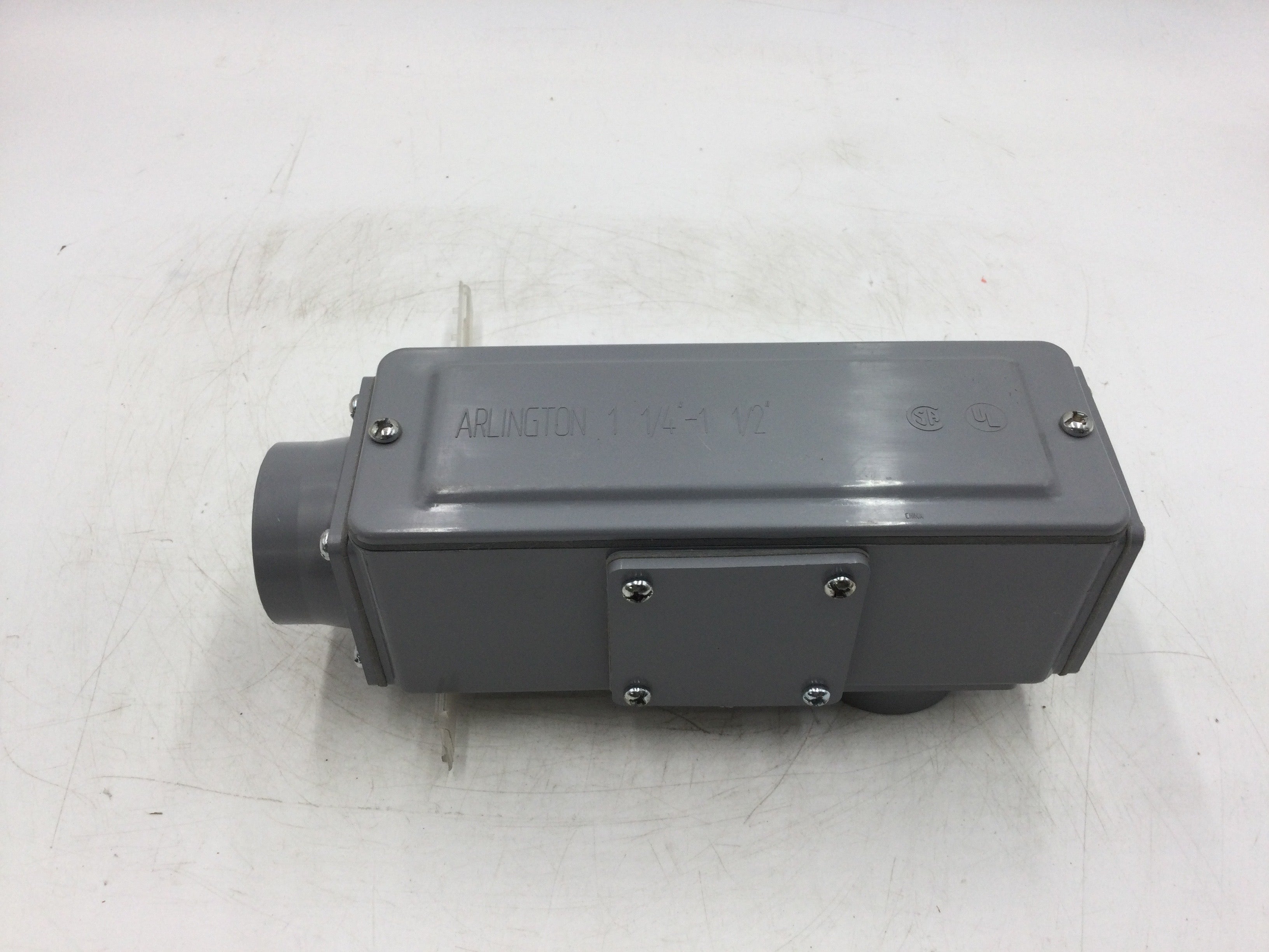 Arlington 933NM 11/4" Universal Conduit Body, NonMetallic with Cover