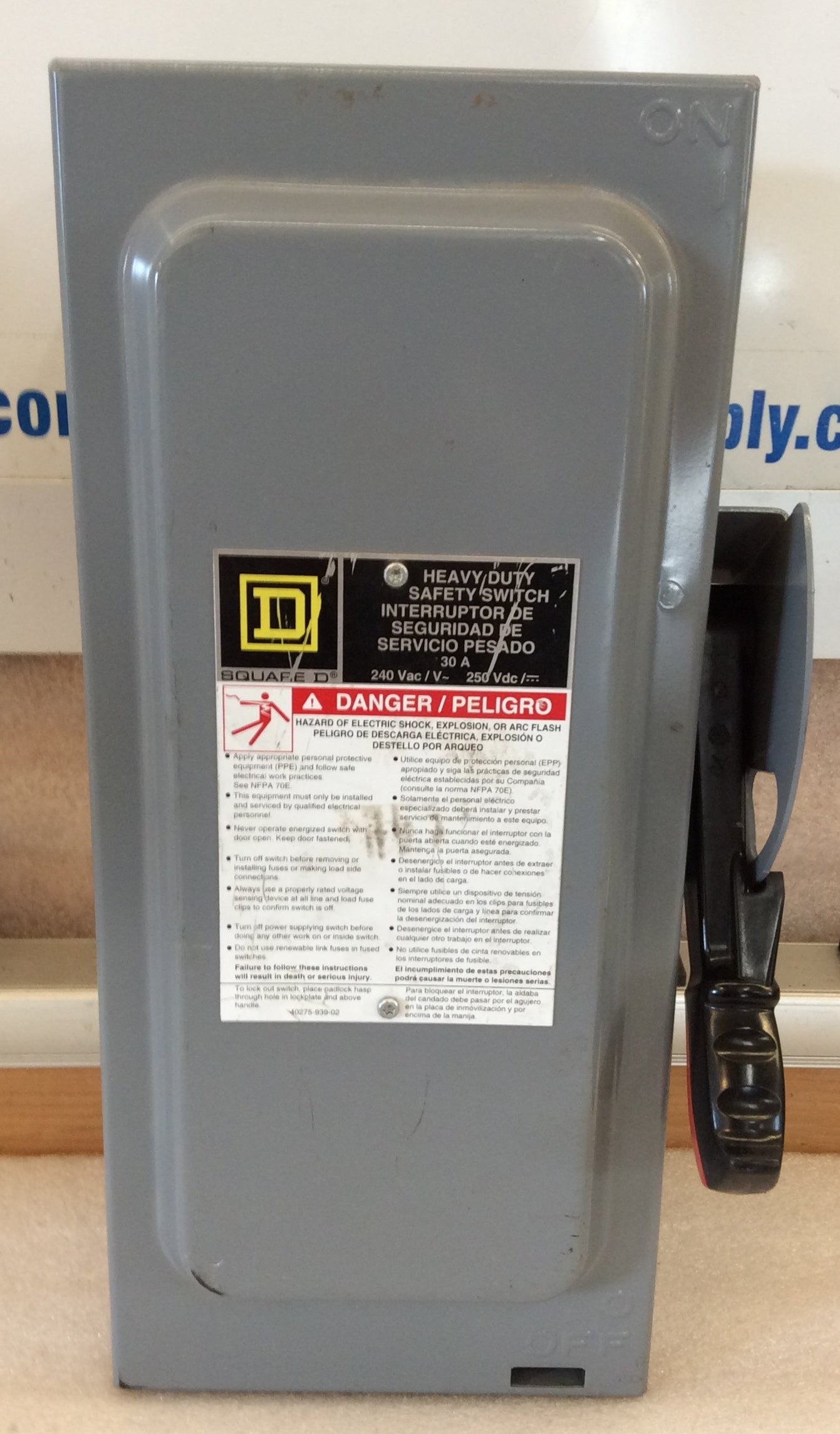 Schneider Electric H221N Fusible Switch - 240V 30A 2-Pole NEMA 1 Enclosure For Electrical Disconnect & Protection