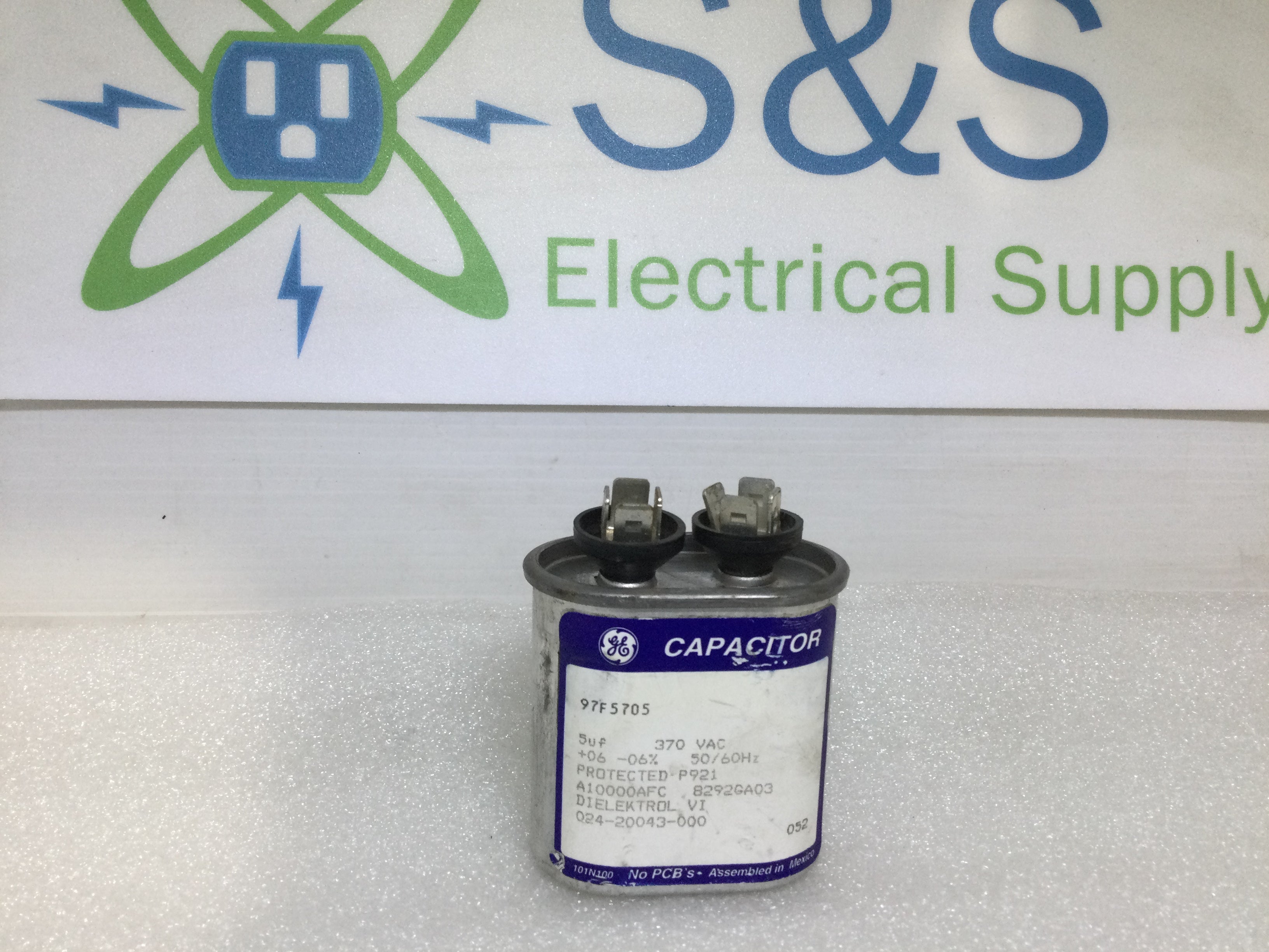 GE Capacitor (oval) Z97F5705 / 97F5705 5uf 370V +/-6% 50/60Hz P921