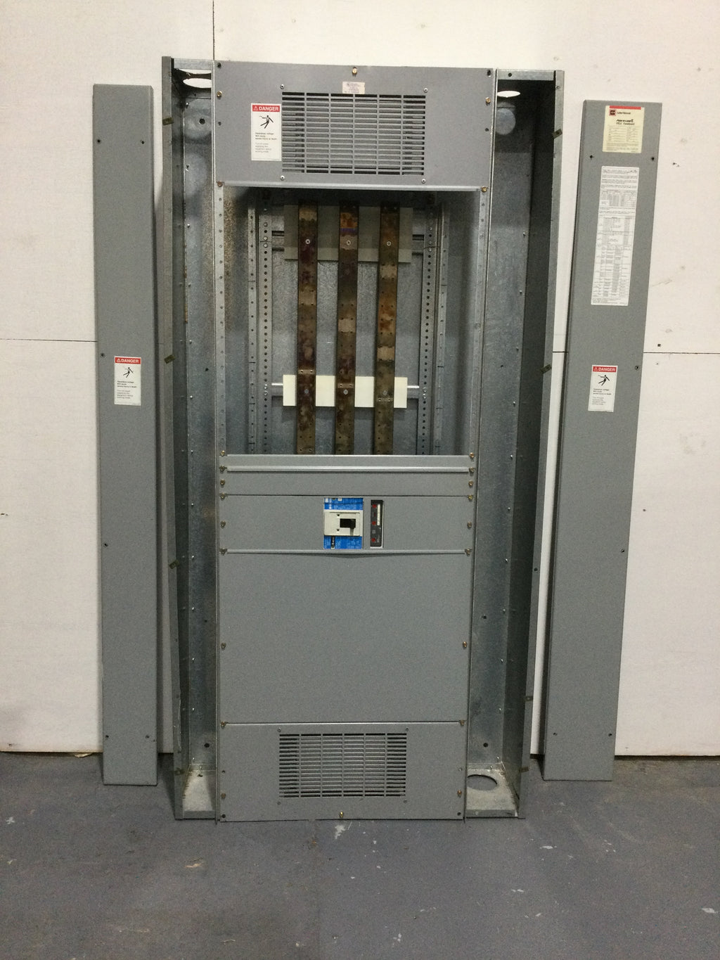 Eaton Cutler Hammer PRL4B 500 Amp Panelboard w/400 amp main Nema1 480/