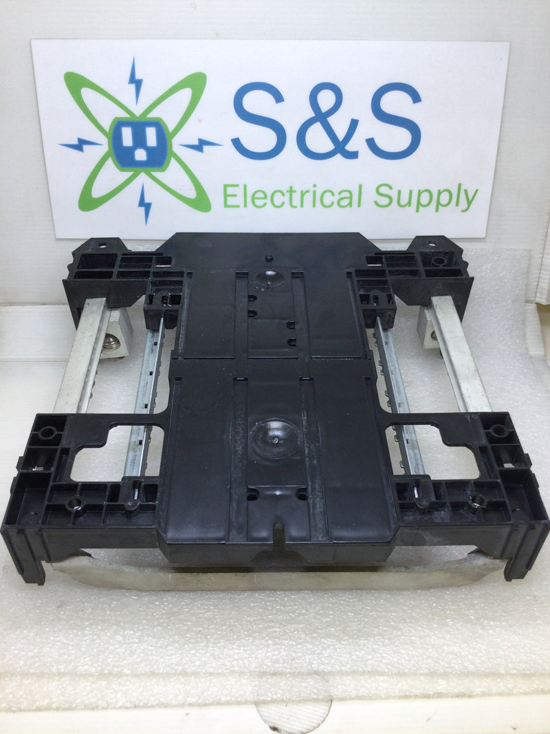 GE PowerMark Gold TLM1220RCUP 200 Amp, 12-space, 24-circuit Panel Guts