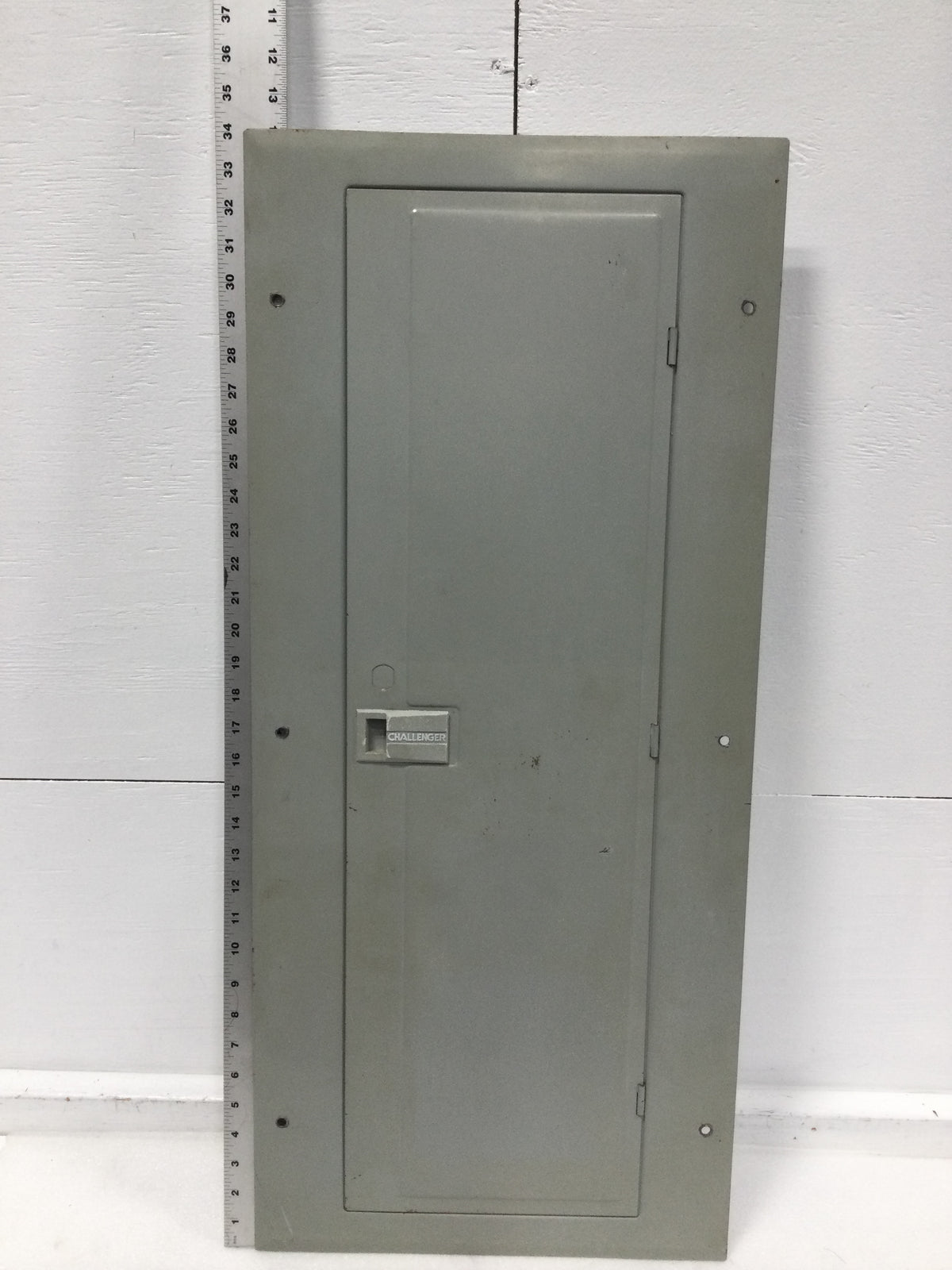 Challenger SB20(30-40)CT 200A 30 Space 120/240V Door w/Main 34 1/8