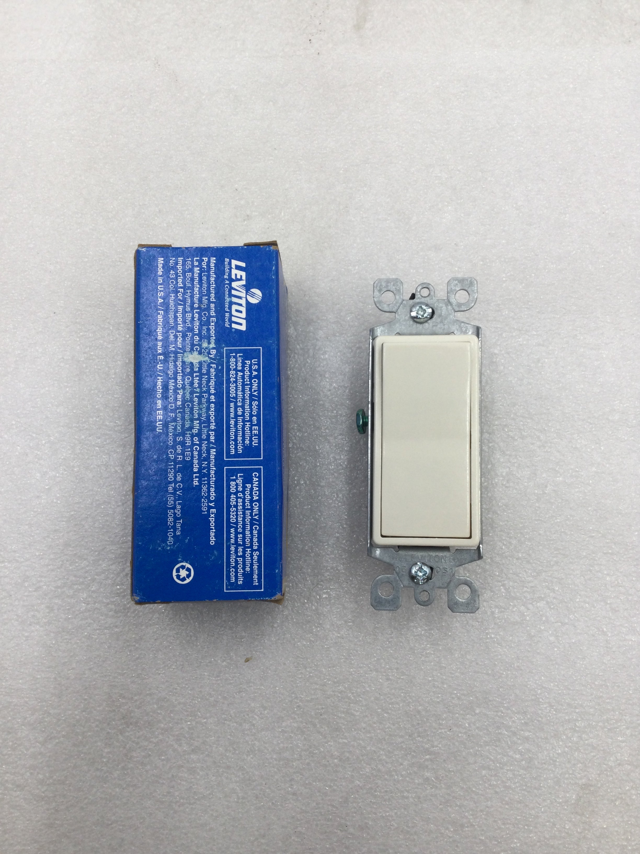 Leviton 5601-2T 15 Amp 1 Pole 125V Decora Style Rocker Switch - Light