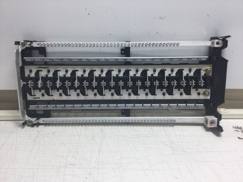 GE General Electric TM4020C80K 200 Amp 40 Space/80 Circuit Indoor Load Center Guts Only 10" X 23"