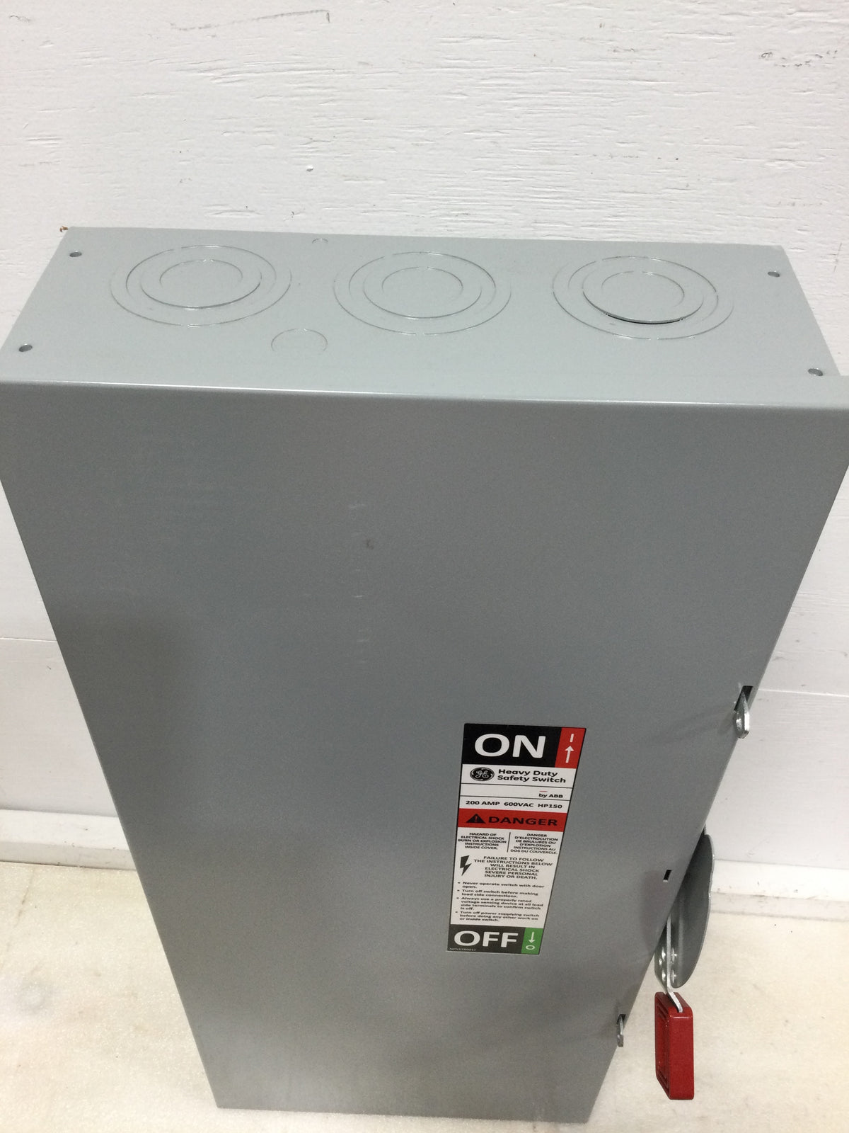 GE THN3364 200 AMP 600 VAC Heavy Duty Safety Switch Non Fusible GE THN3364 200 AMP 600 VAC Heavy Duty Safety Switch Non Fusible