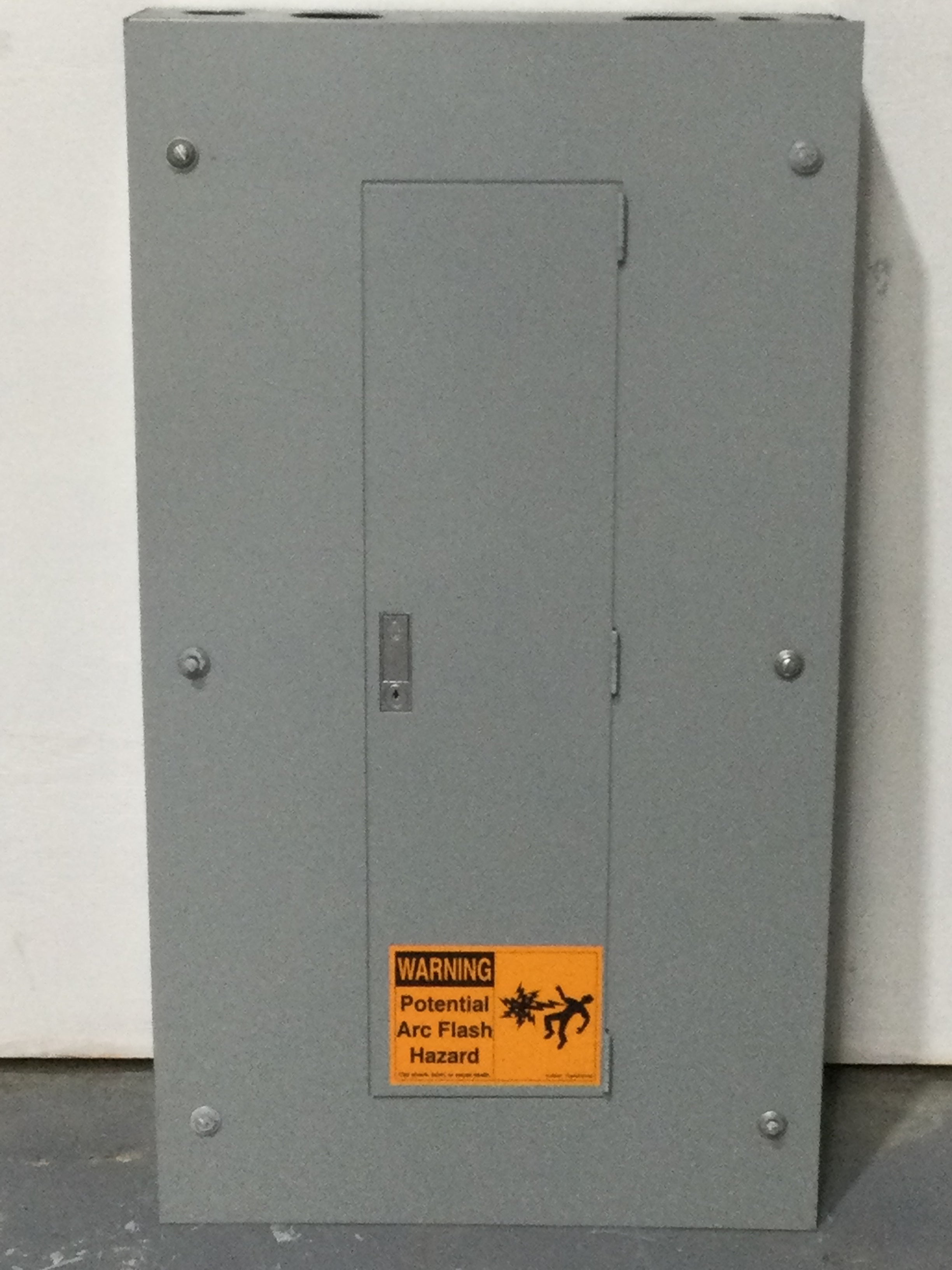 GE General Electric 100 Amp 120/208v 3 Phase 4 Wire Panelboard Enclosu