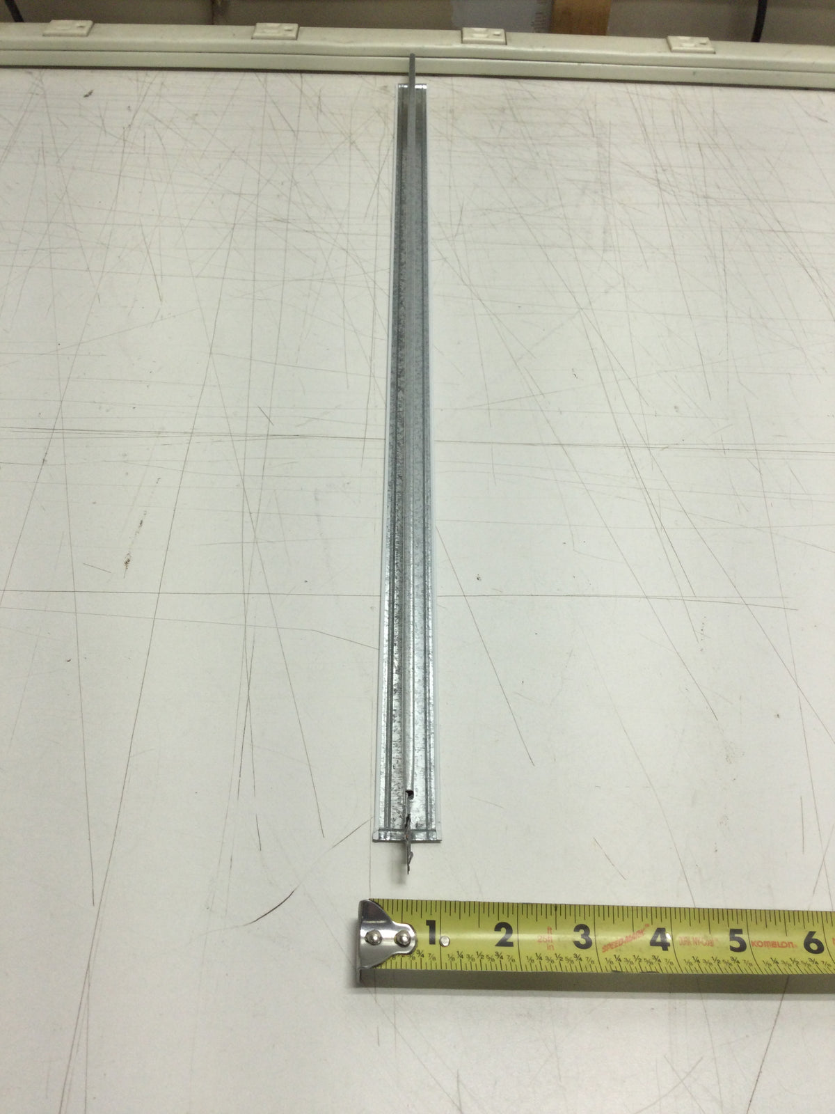 USG Donn DX/DXL 216 Box of Ceiling Grid 2' Cross Tees (60 per Box)