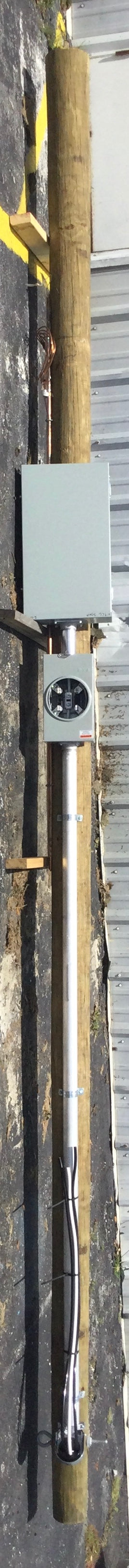 Eaton BR/FPCL200A-20' 200 Amp 1 Phase 120/240V 20' Load center/Meter Power Pole