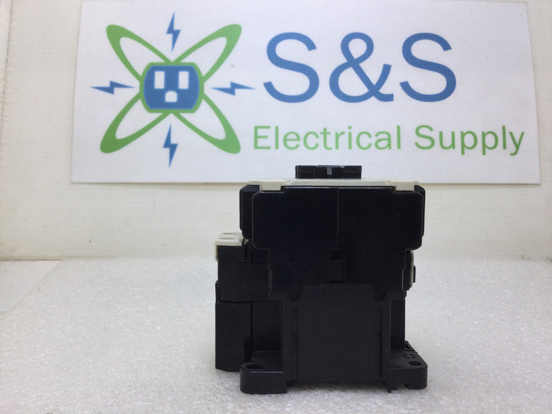 Fuji Electric SC-5-1 Magnetic Contactor 32 Amp 3 Phase 240-550 VAC wit