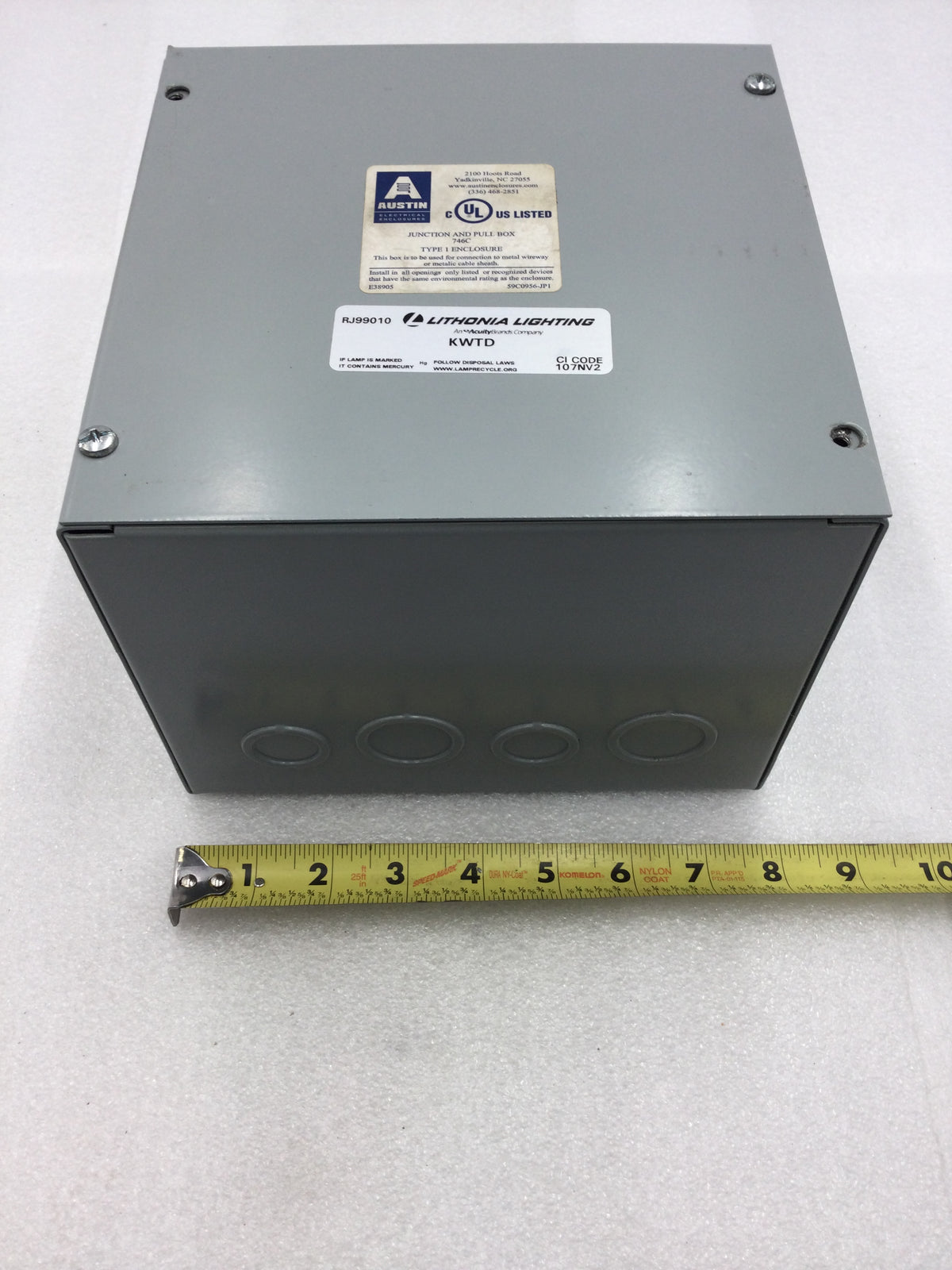 Q*中様 #15 Uwe Bein 9U LINIER® Fixed Wall Mount Cabinet - Solid Door - Kendall Howard