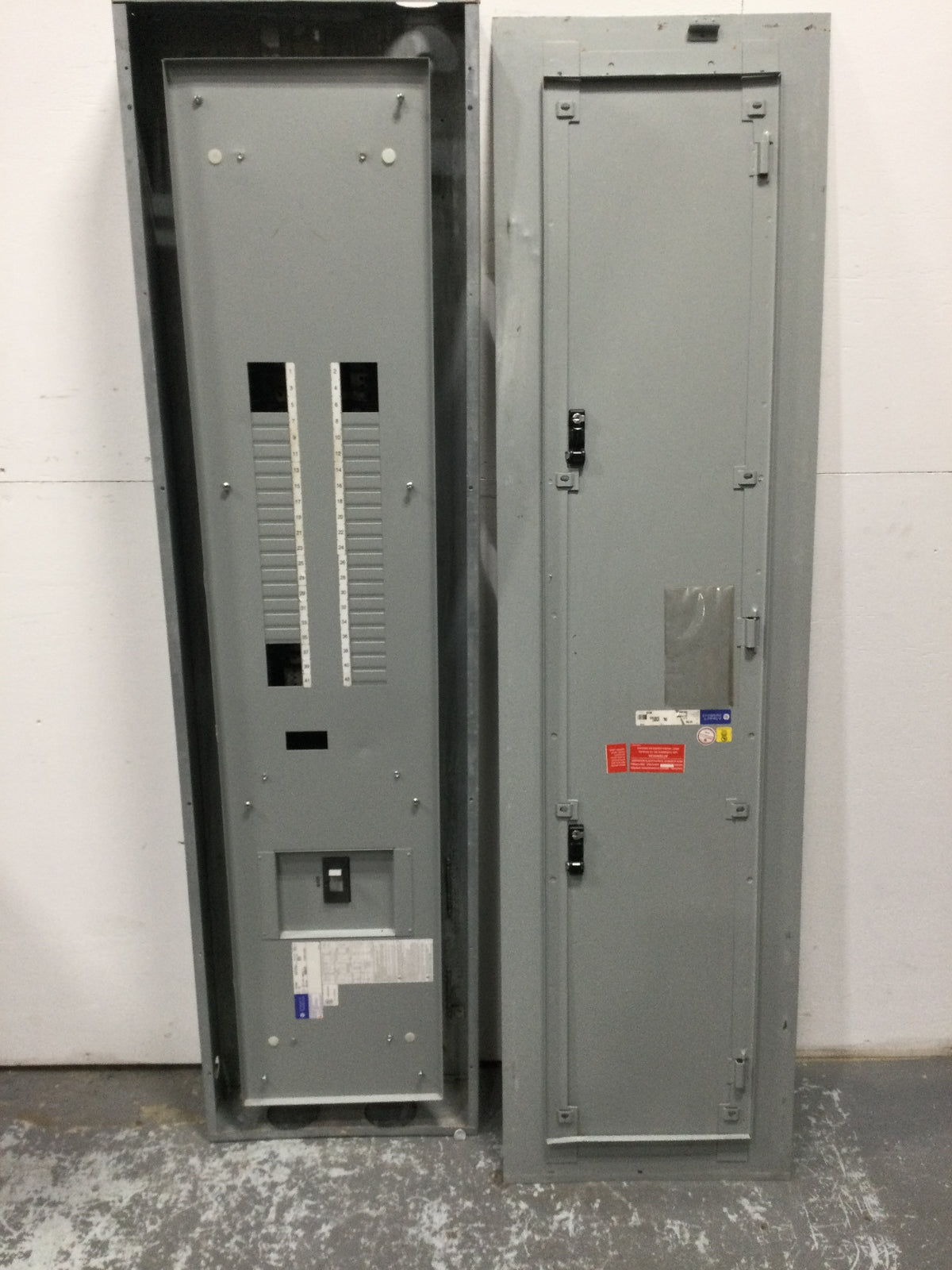 AYK　EXL480 GE AEF3424KBX 400 Amp 480/277V 3 Phase 4W 42 Space A-Series II Panelbo