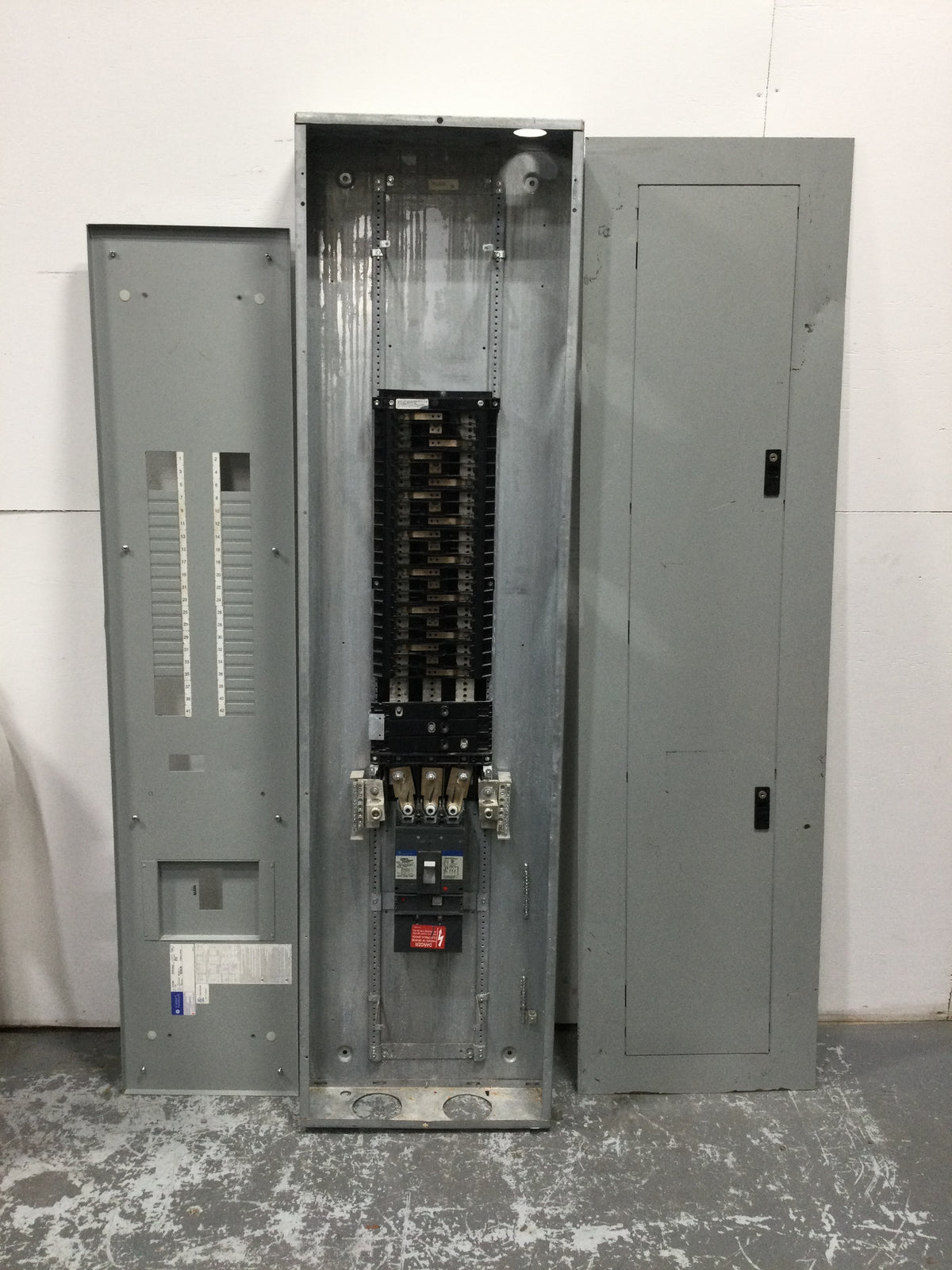GE AEF3424KBX 400 Amp 480/277V 3 Phase 4W 42 Space A-Series II Panelbo