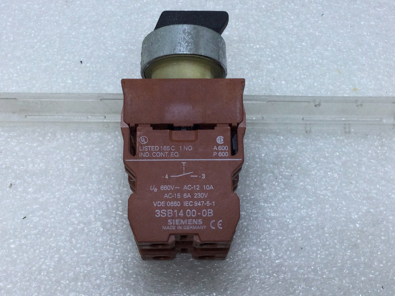 Siemens 3SB14 00-0B Selector Switch 3-Position Left Maintain Right Momentary AC-12 10 Amp AC-15 6 Amp 230V