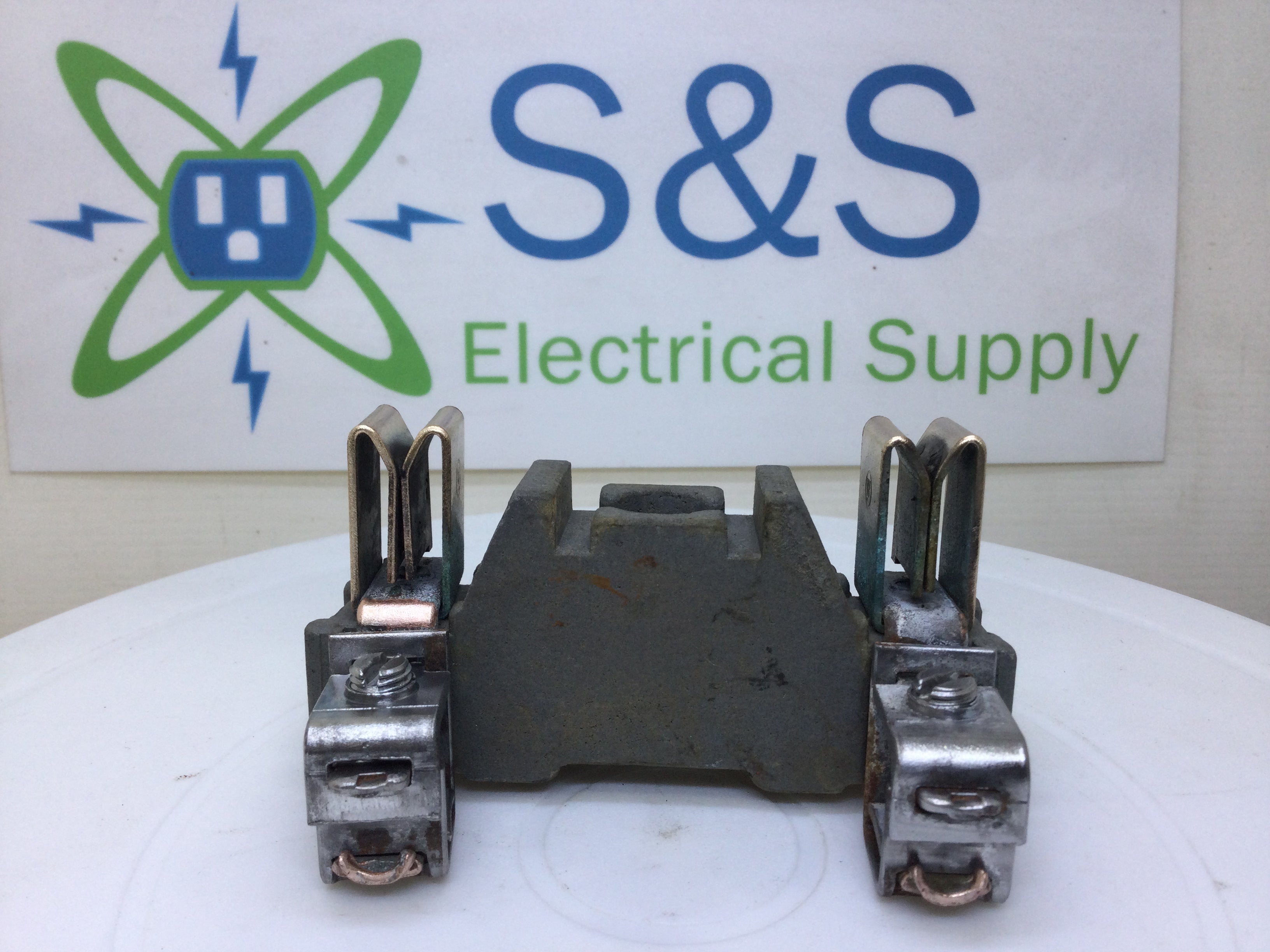 Weco D-14 100 Amp 120/240v Porcelain Meter Socket Replacement Part