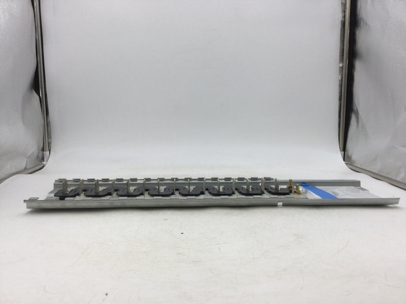 Eaton BR3040B 30/40 Space 200 Amp 120/240 Volt Guts Only 6" X 22 1/2"