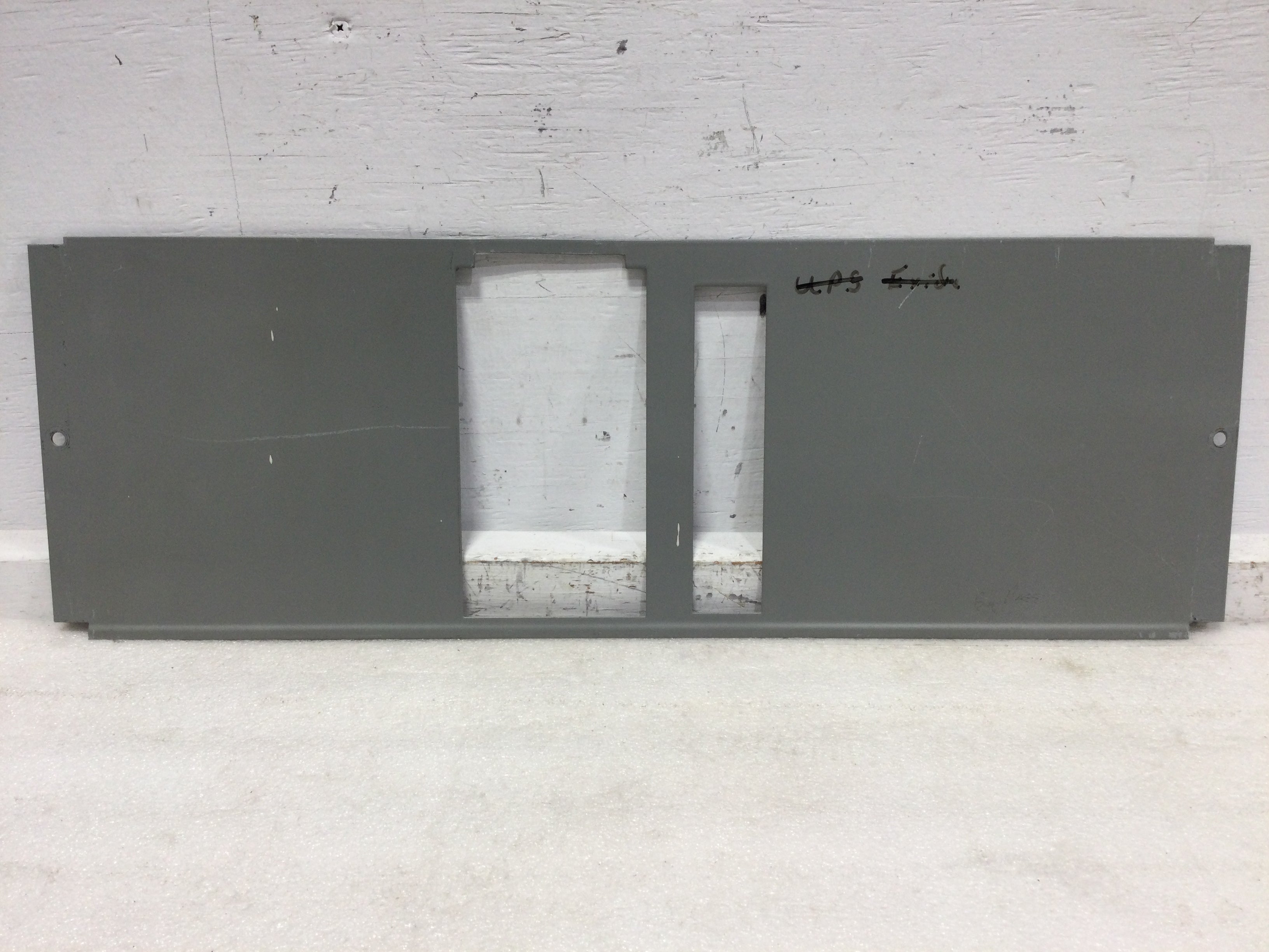 Filler Plate with 2 cutouts - 25