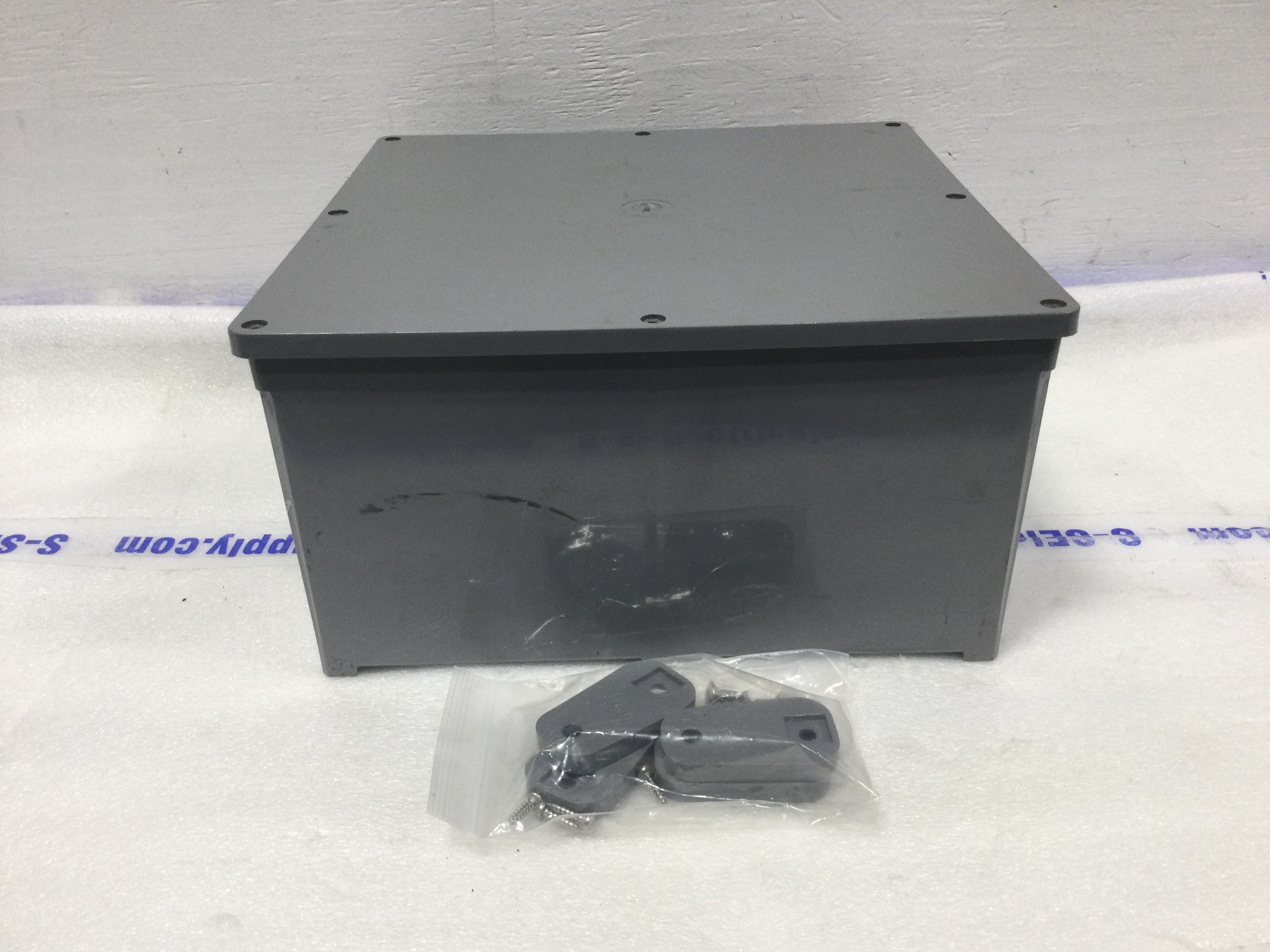Carlon E989R-UPC Non-Metallic PVC Junction Box 12