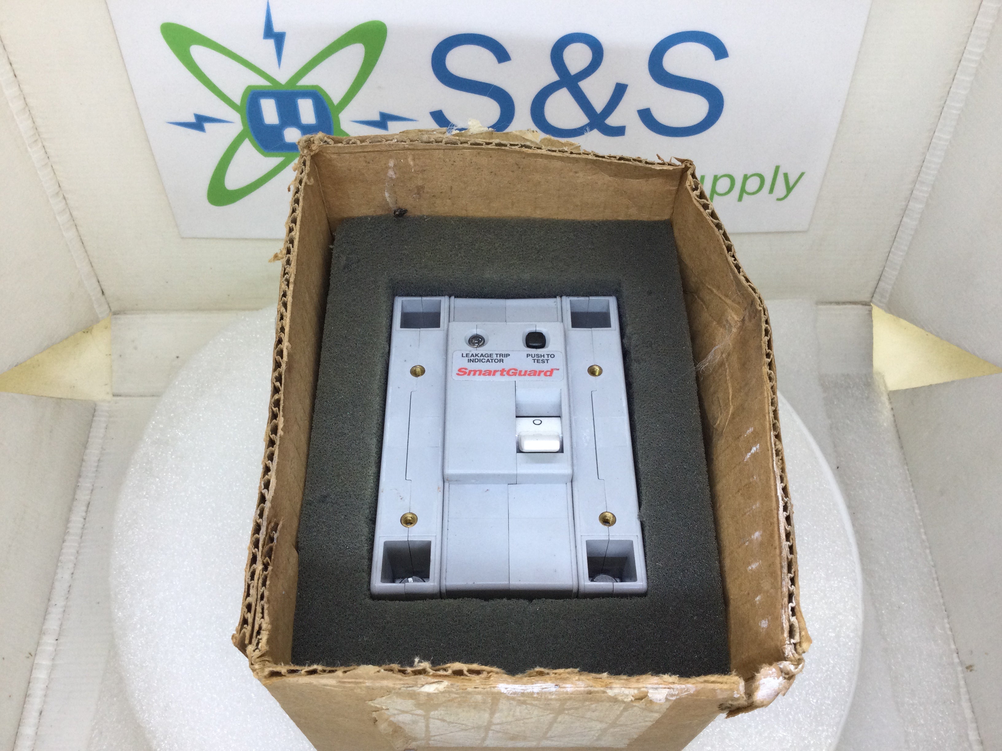 Carling Switch PDB-B-24-620-E-1AA-1-C 20 Amp 120/240V 1 PH 25A Trip