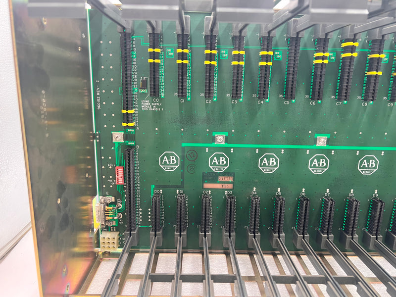 Allen Bradley 960152-01 pc board slot rack with chassis 1771-A4B