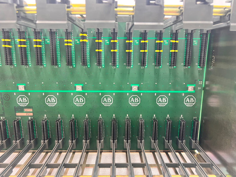 Allen Bradley 960152-01 pc board slot rack with chassis 1771-A4B