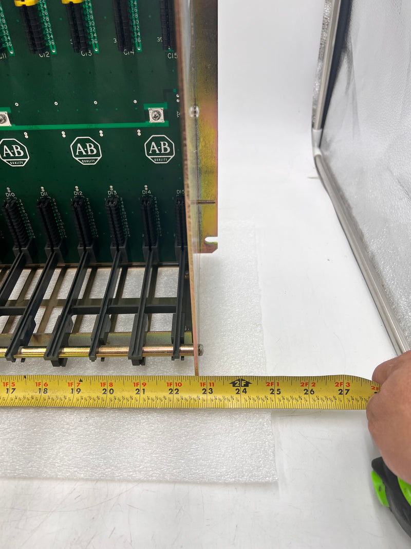 Allen Bradley 960152-01 pc board slot rack with chassis 1771-A4B