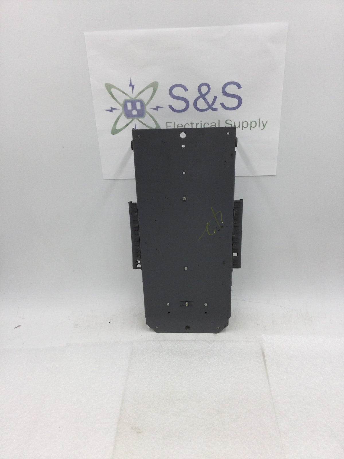 Square D QON-12M 100 Amp 8 Space/16 Circuit Main Load Center Guts Only