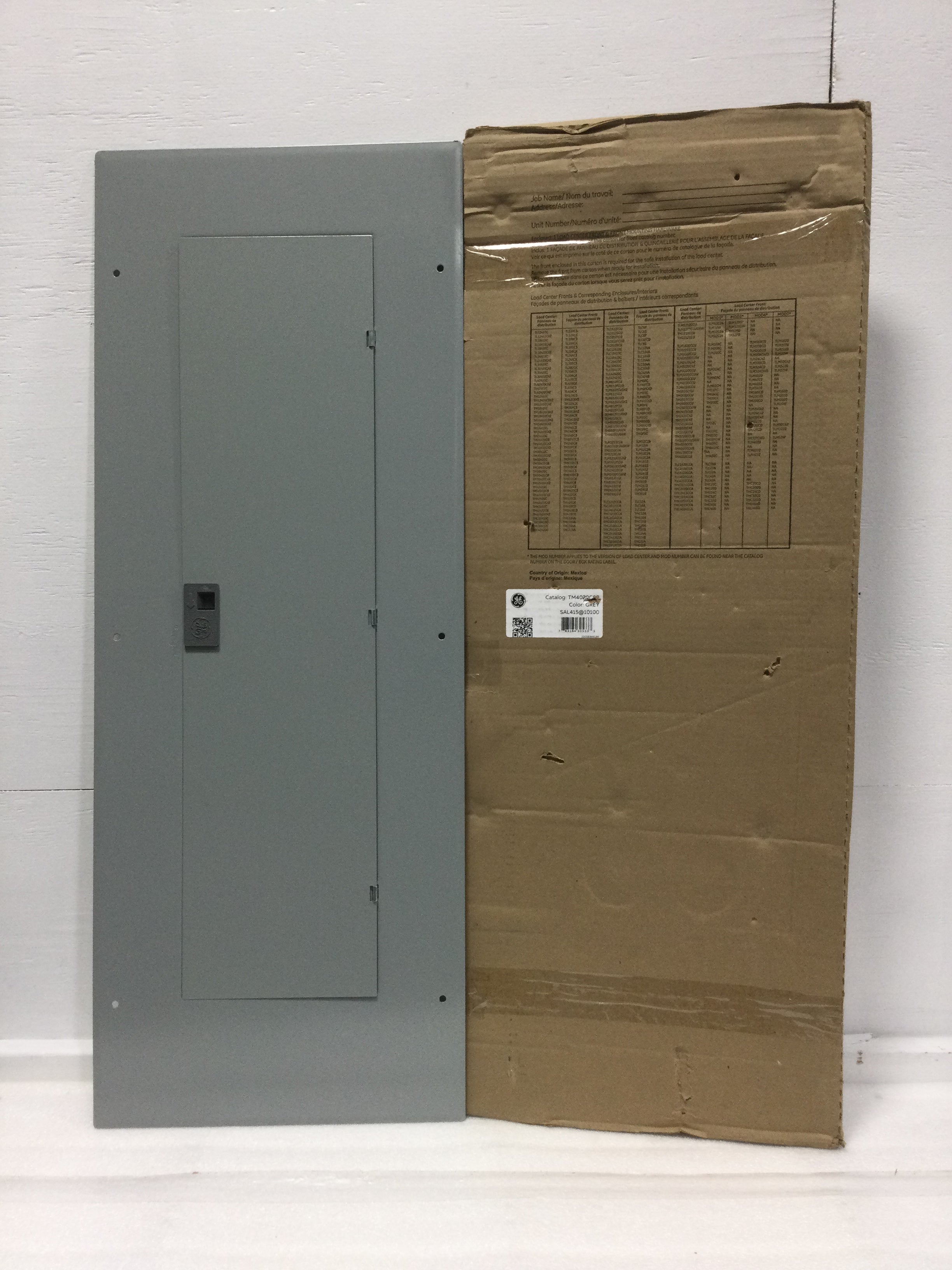 GE TLM4020CCU 200 Amp 40 Space 120/240V Panel Door w/Main 40 1/2