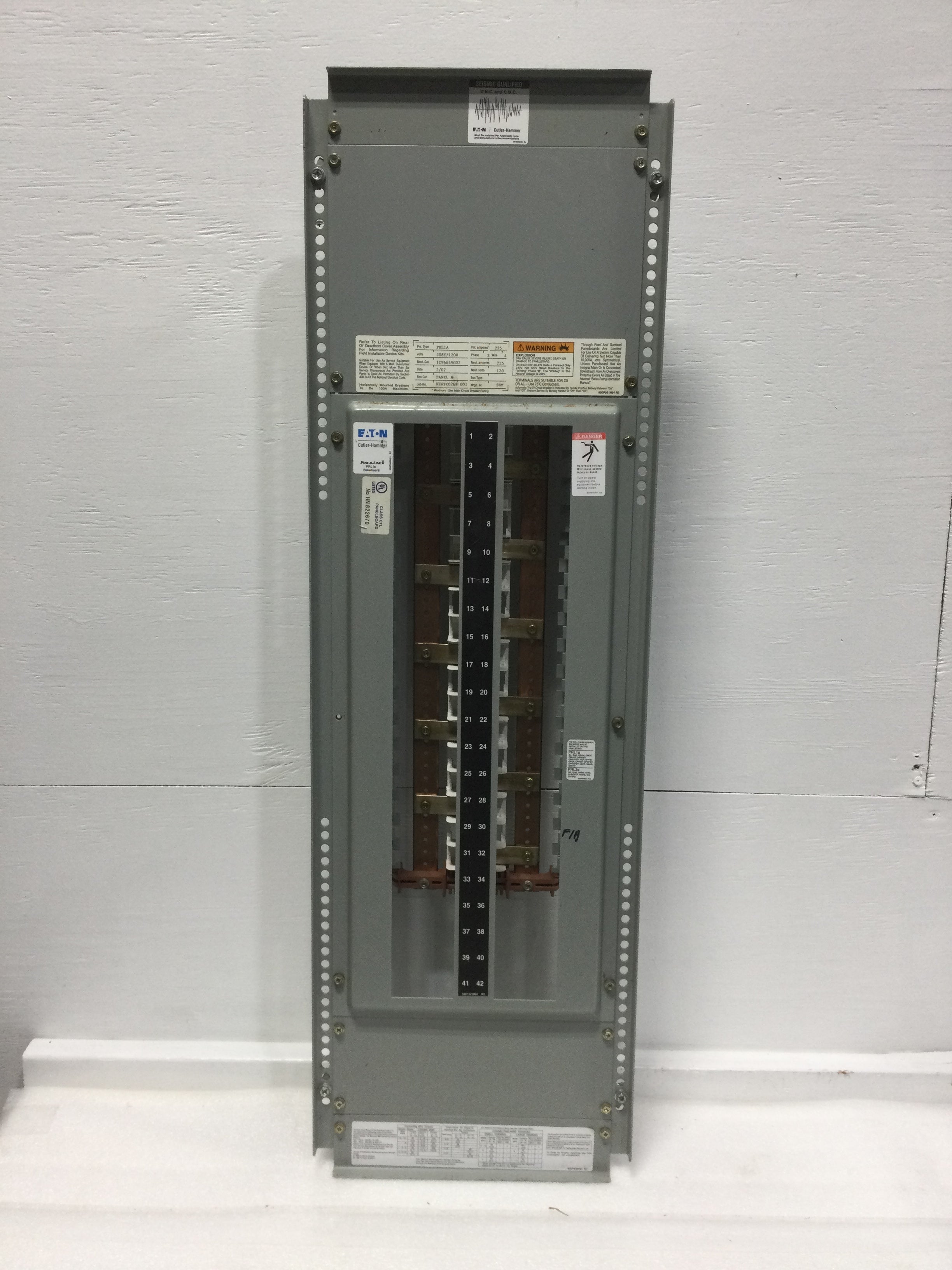 Eaton Cutler Hammer Pow-R-Line C MLO PR1LA Panel Board 208/120v 3 Phas