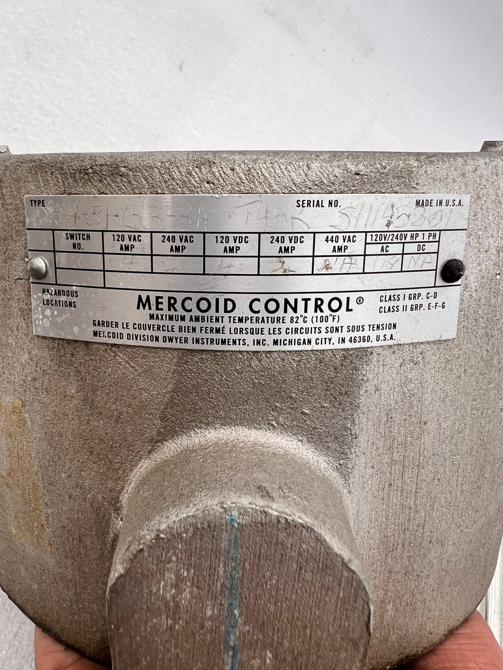 Mericod Mercoid Control Gas Pressure Differential Switch DAH-31-153