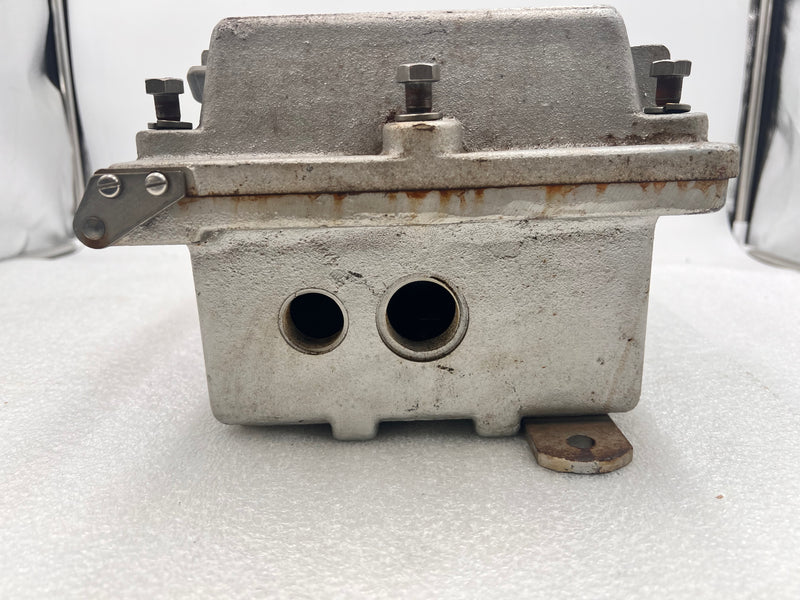 Square D Explosion Proof Enclosure 81042-18-01 With Square D 8536SBO2A Contactor 600V Max Series A 3-Phase Size 0