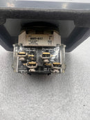 Allen-Bradley 800T-H17 2 Position Selector Switch 600V NEMA 4,13 Series T with 800T-ITZ Cover