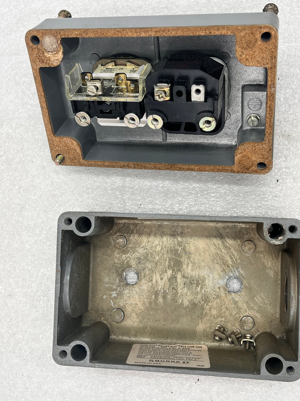 Square D Class 9001 Type K Enclosure with Allen-Bradley 800t-J2 Select