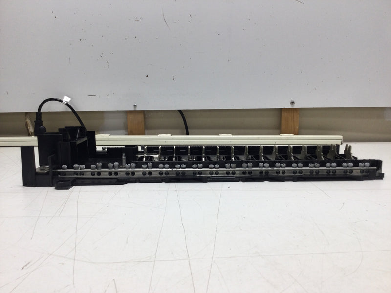 Square D HOM3060M150PRB 150 Amp 30 Space 120/240 VAC Load Center Guts Only 9" X 21"