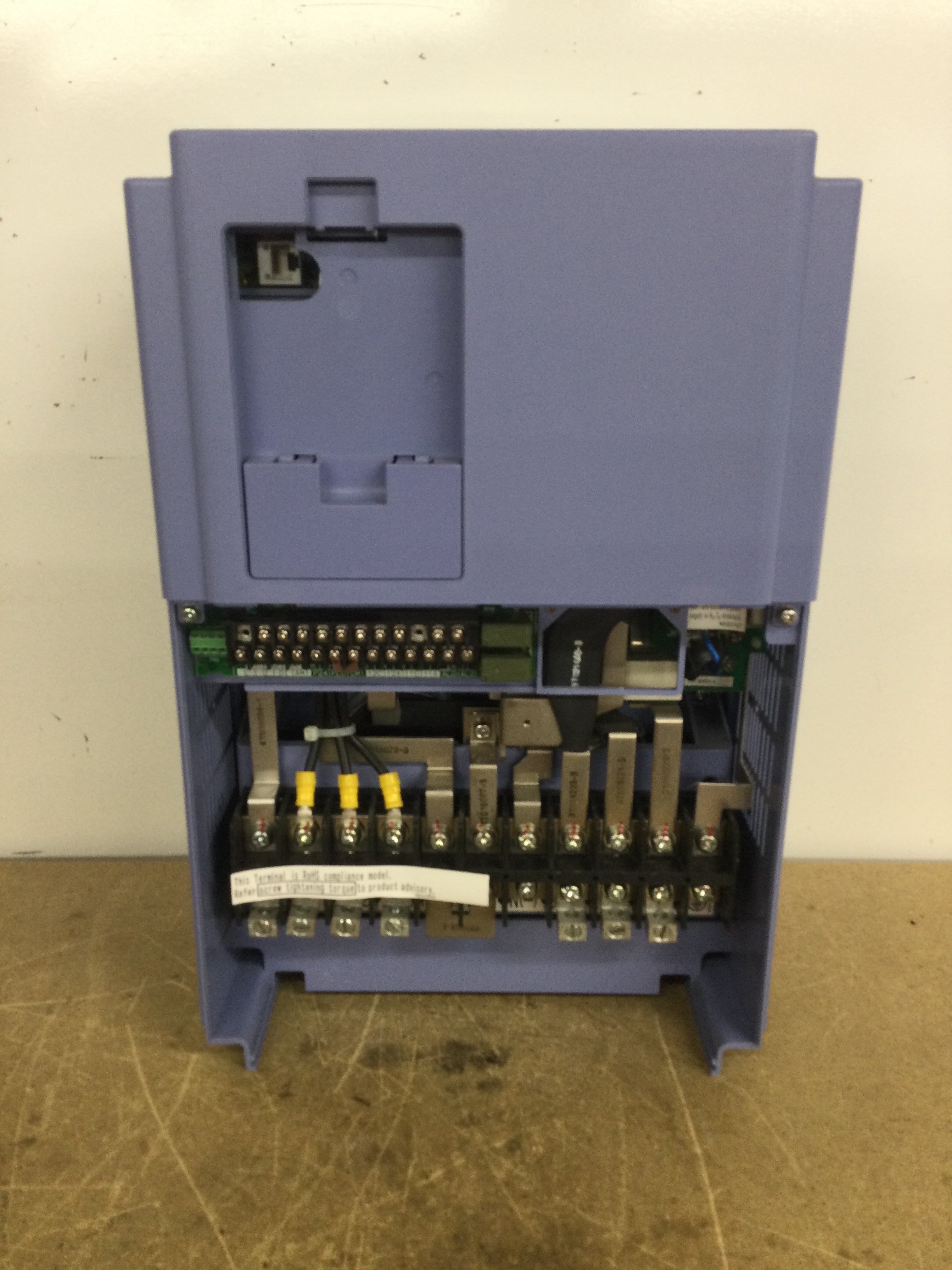 Hitachi L300P-300HFU2 AC Drive Inverter 380-480 VAC 50-60 Hz Input/380