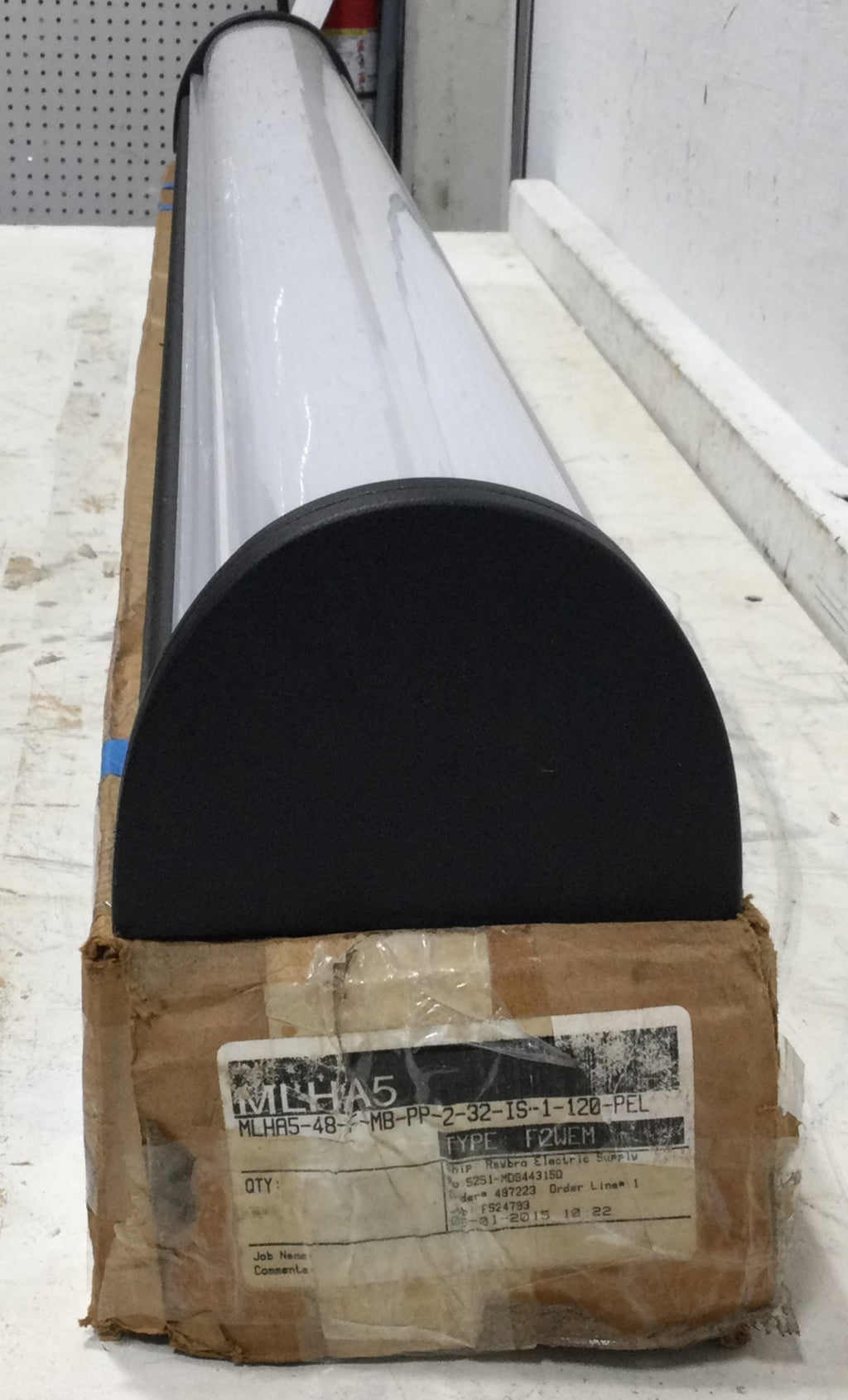 Kenall MLHA5-48-F-MB-PP-2-32-IS-1-120-PEL 4' Millenium Stretch Tamper