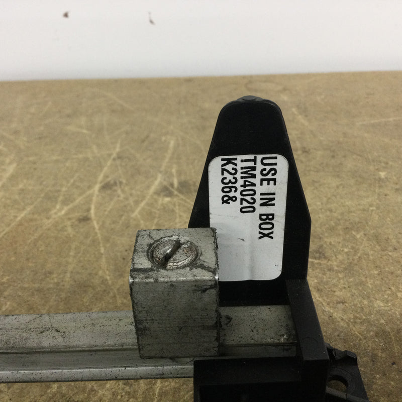 General Electric TM4020CCU 200 Amp 40 Space MLO Load Center Guts Only 10" x 23"