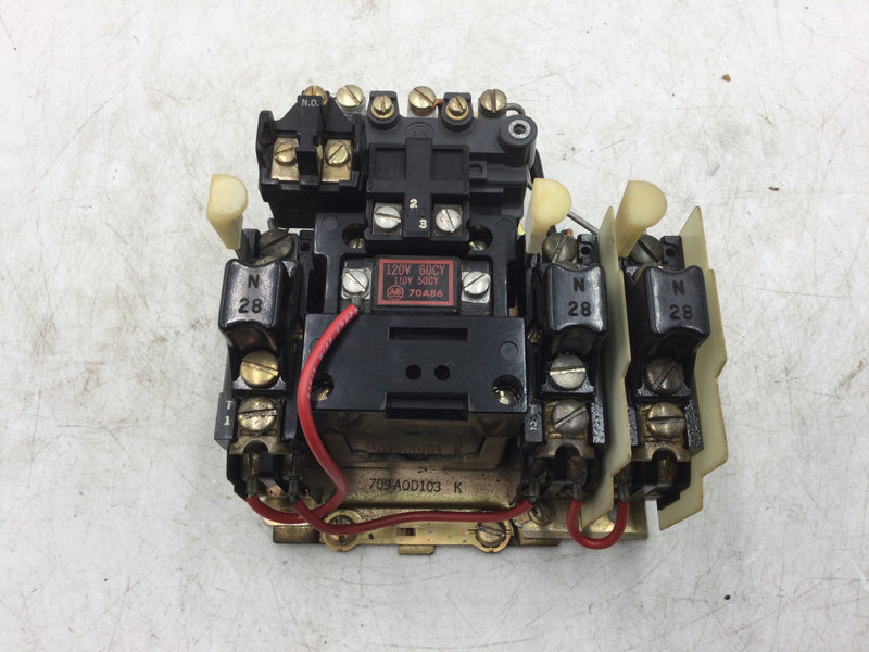 Allen-Bradley 709AOD103 Motor Starter Size 0-5HP/Coil 79A86/Auxiliary Contact 1495-F1