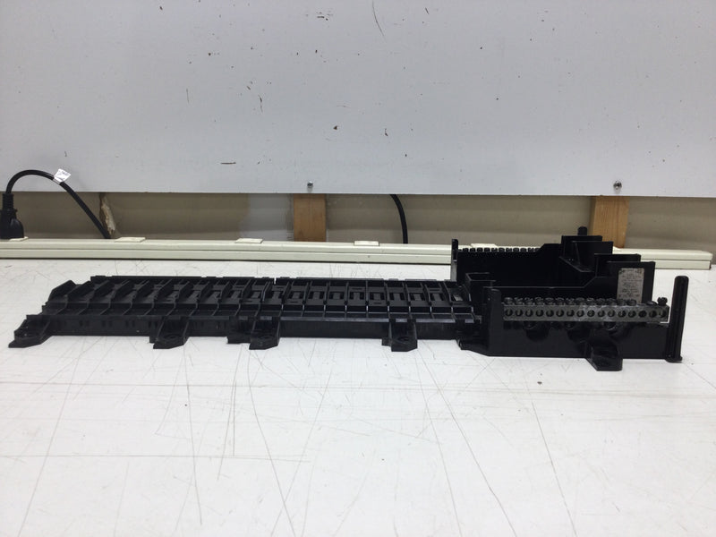 Square D QO140M200 200 Amp 20 Space/40 Circuit 120/240 VAC Load Center Guts Only 9.5" X 21"