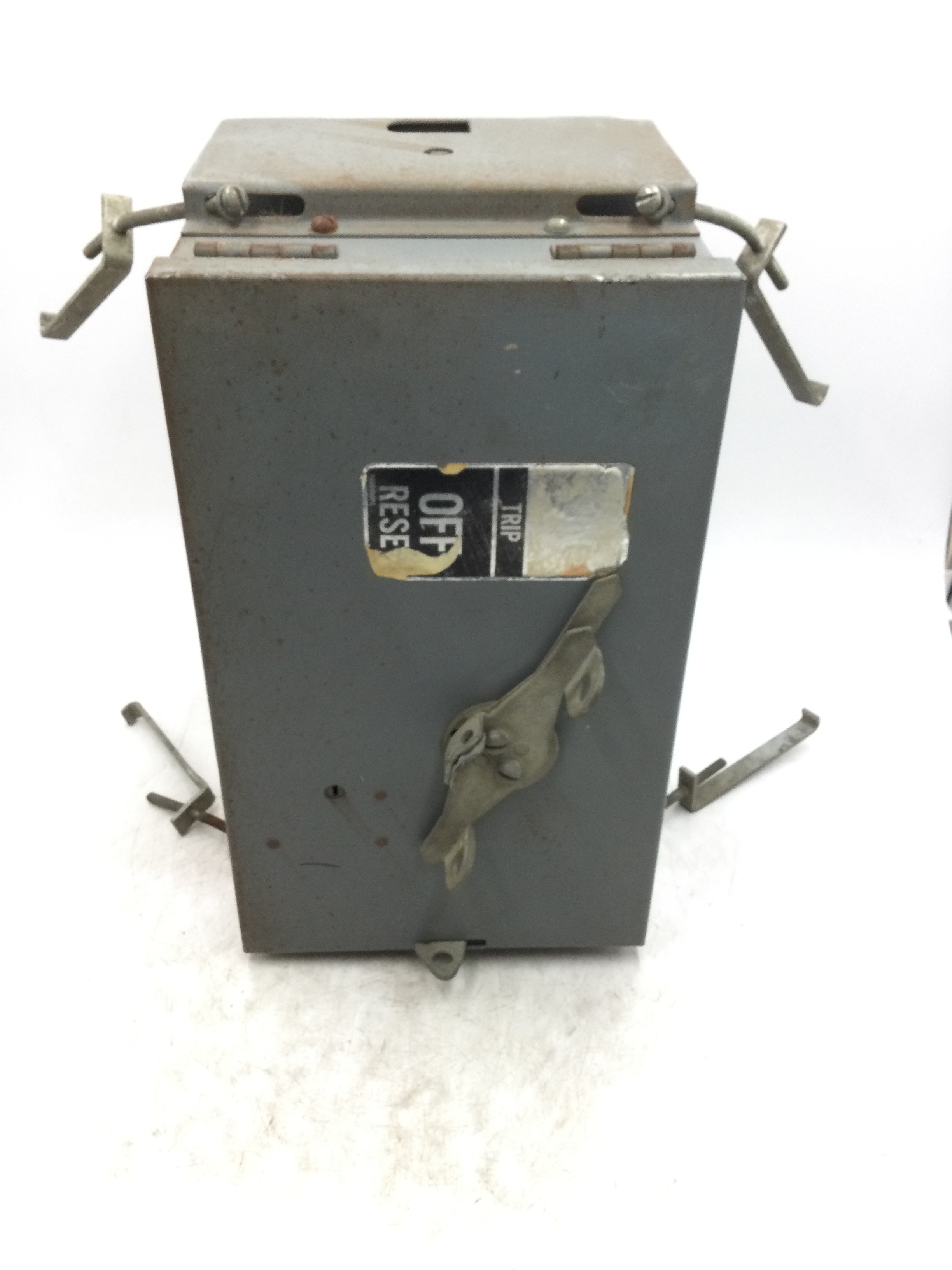 General Electric 113A4226P1 Flex-A-Plug 100 Amp LVDP Plug on Type Buck