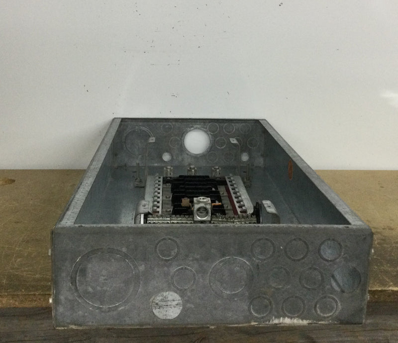 General Electric 100 Amp 9 Space/18 Circuit 120/208 VAC 3 Phase 4 Wire Panelboard Enclosure Type NLAB Dead Front 14" X 28"