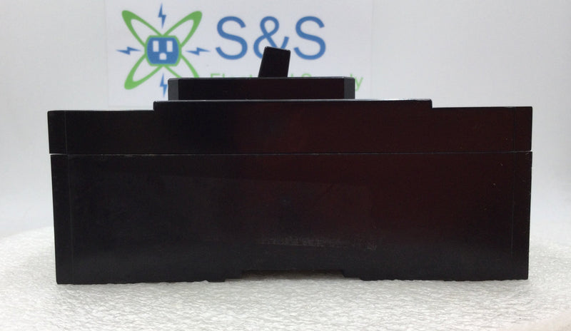 ITE QJ3-B200 200 Amp 3 Pole 120/240V Circuit Breaker - Missing Lugs(One Side)