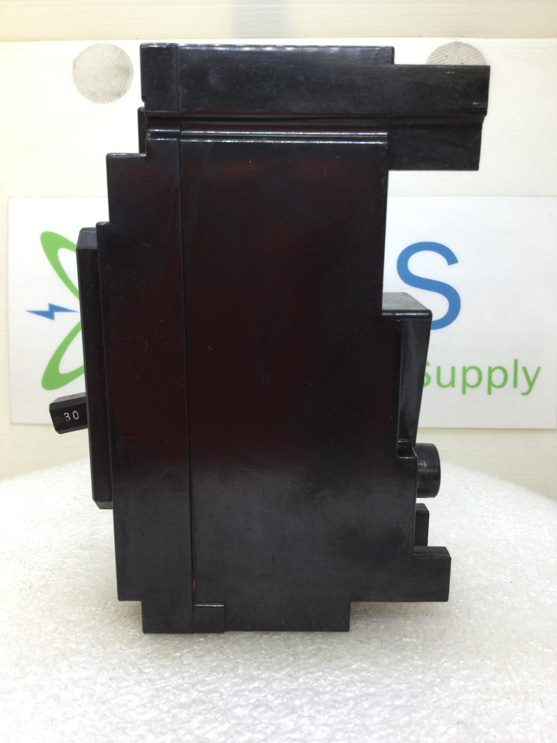 ITE EE1-B030 30 Amp 1 Pole 120V Circuit Breaker - Cosmetic Flaw